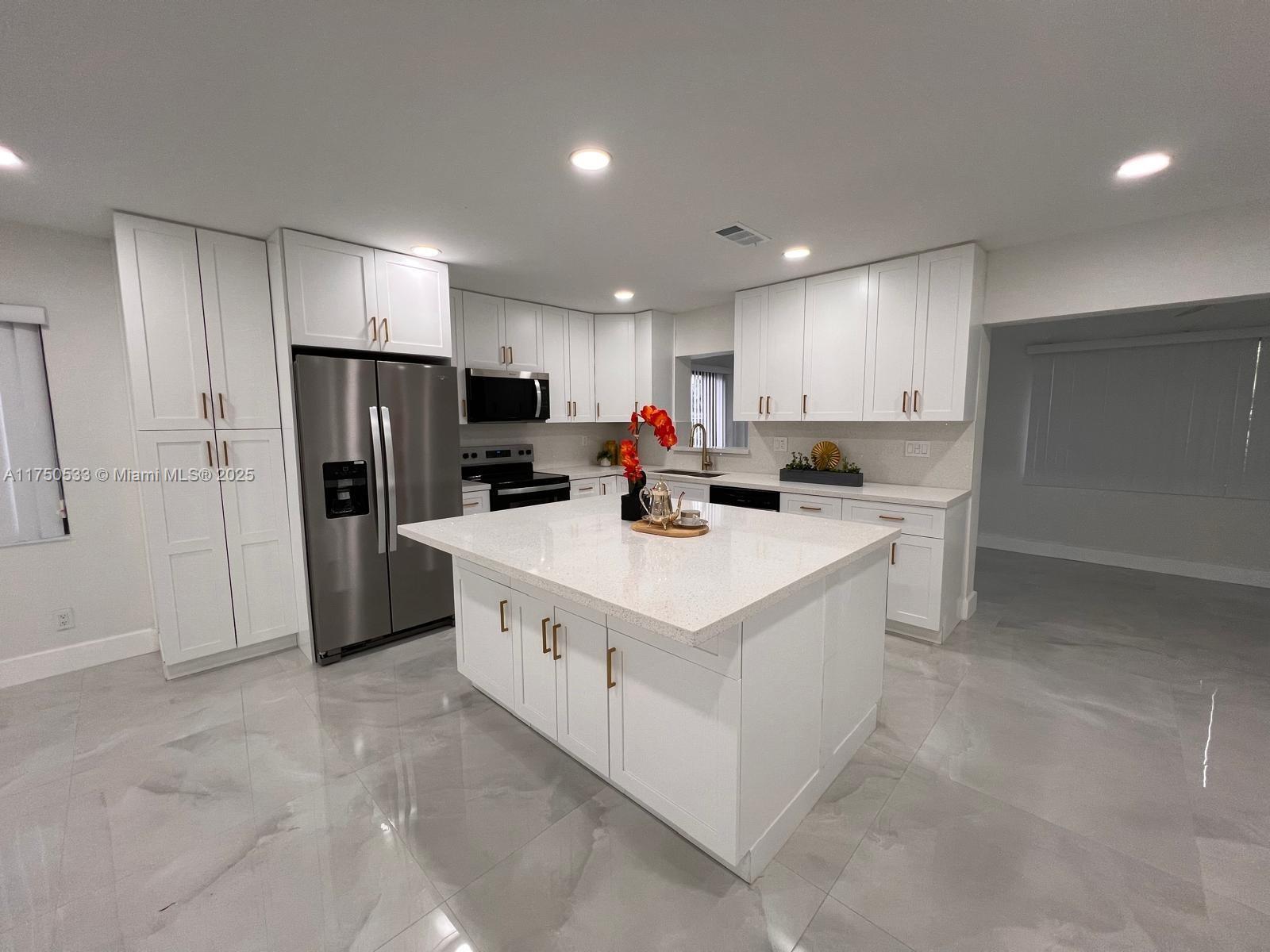 2807 NW 9th St, Fort Lauderdale, Florida image 4