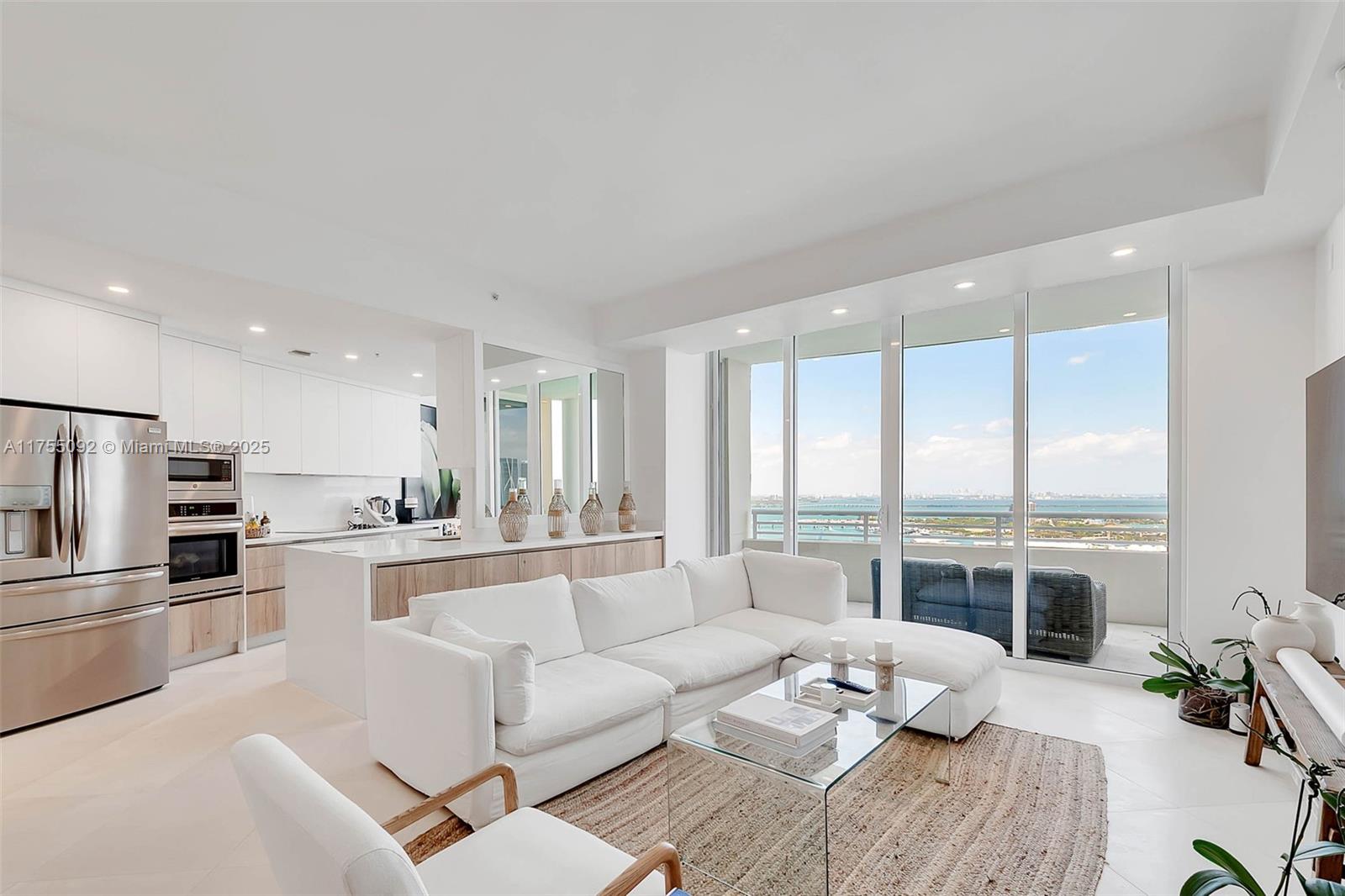 Condo for Sale in Miami, FL