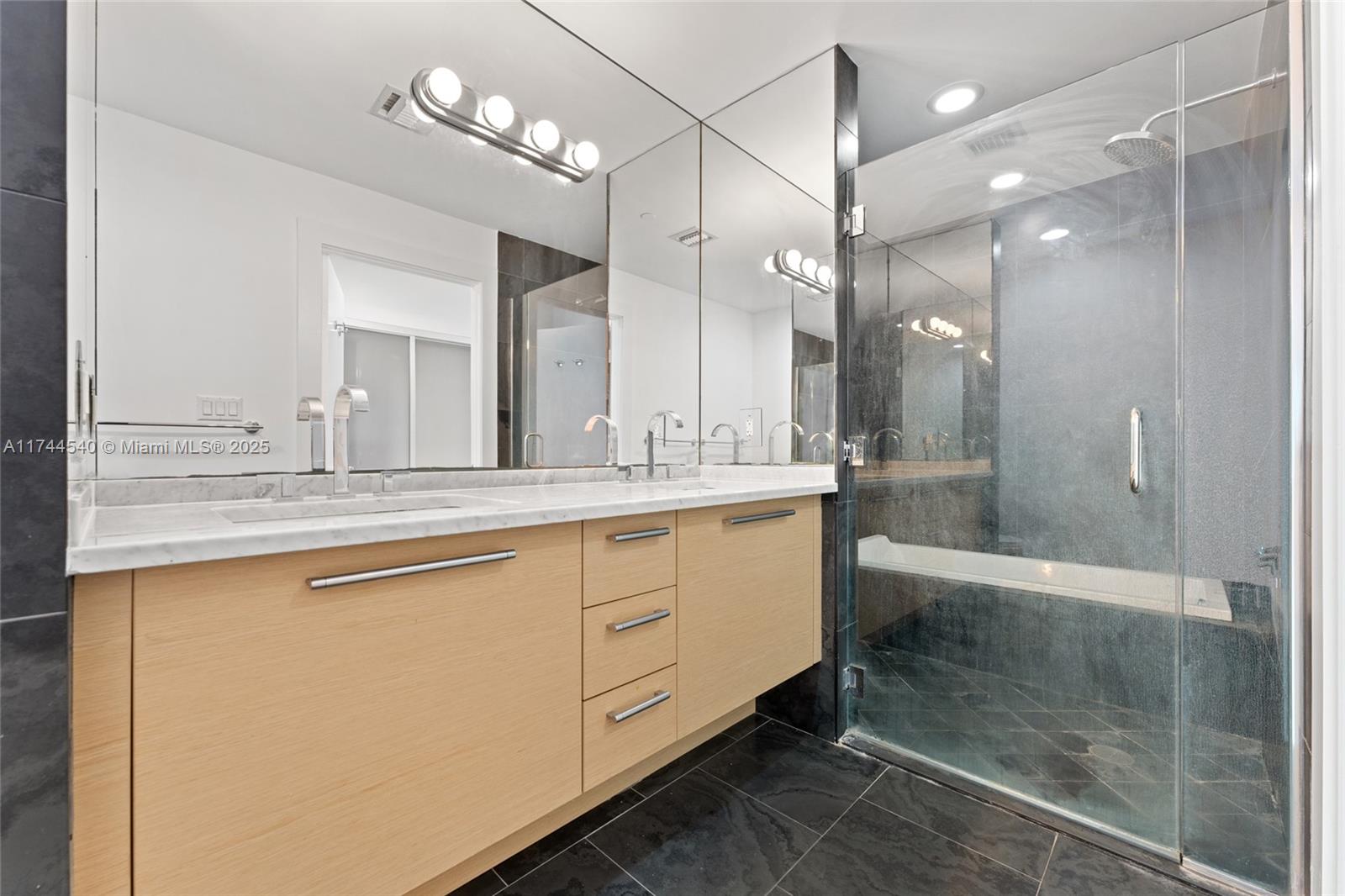 900 Biscayne Blvd #4708, Miami FL 33132