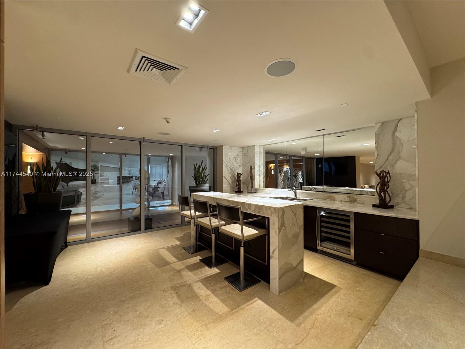 900 Biscayne Blvd #4708, Miami FL 33132