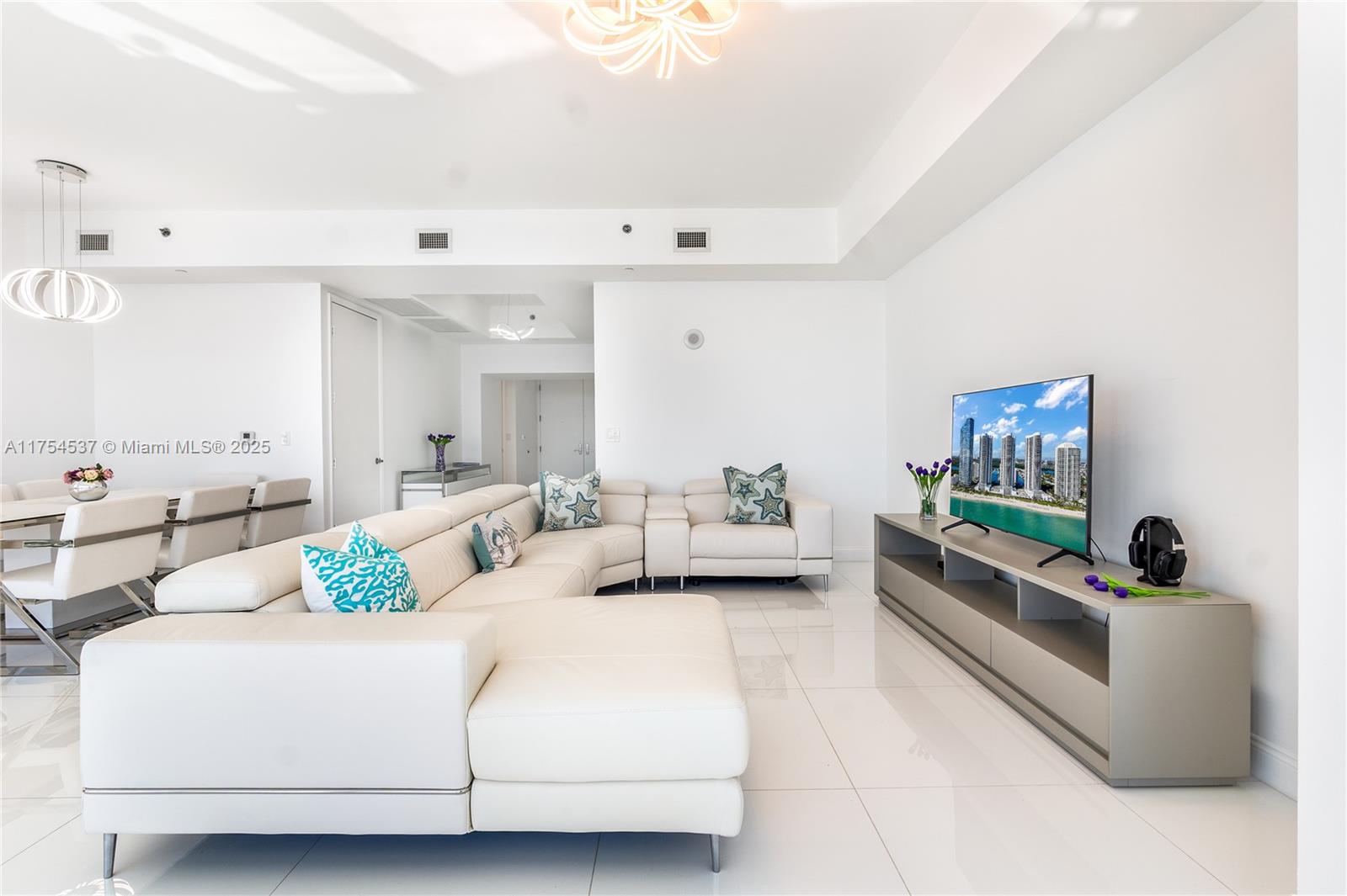 16001 Collins Ave #2801, Sunny Isles Beach FL 33160
