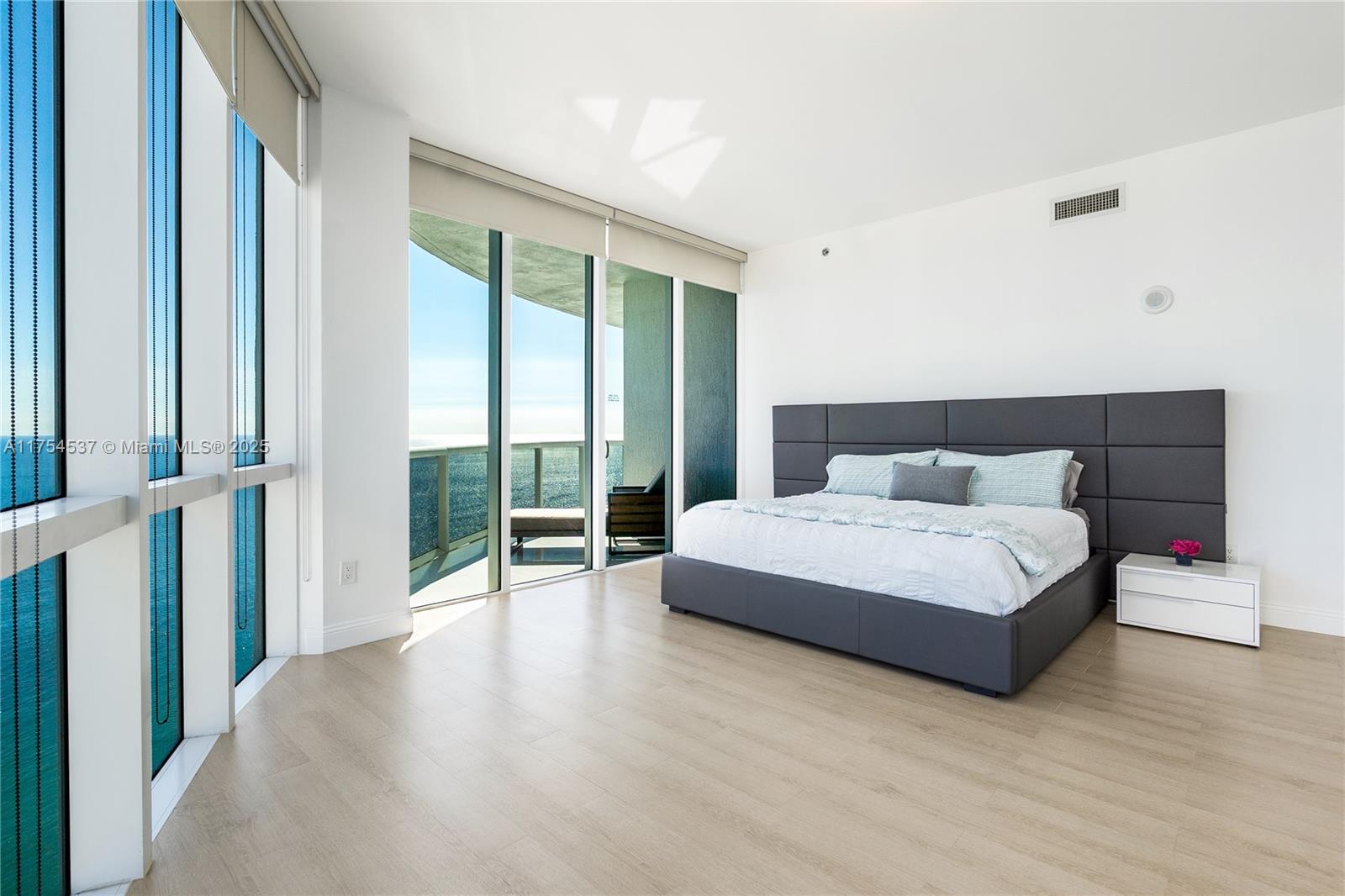 16001 Collins Ave #2801, Sunny Isles Beach FL 33160
