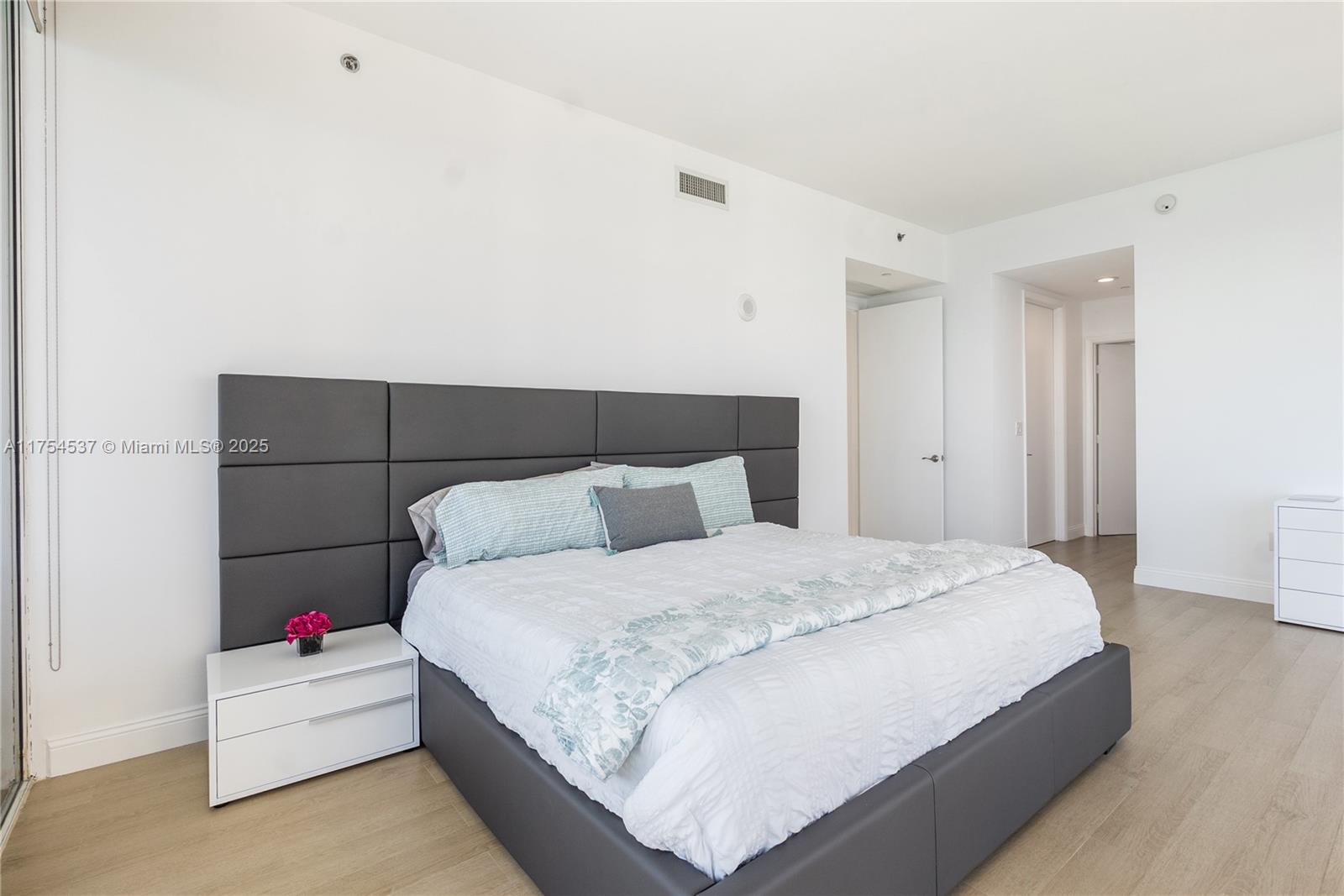 16001 Collins Ave #2801, Sunny Isles Beach FL 33160