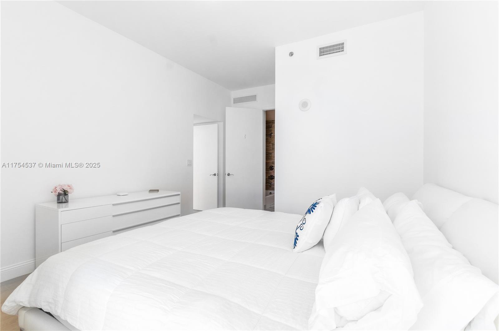 16001 Collins Ave #2801, Sunny Isles Beach FL 33160