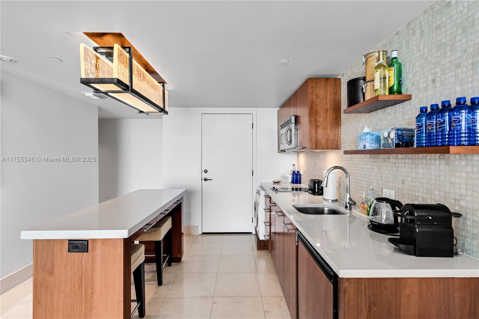 6801 Collins Ave #417, Miami Beach FL 33141