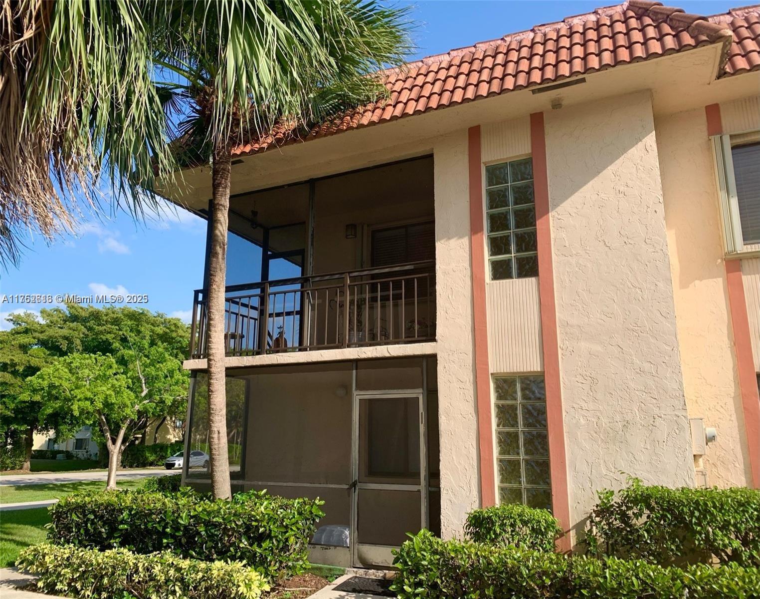 399 Lakeview Dr #101, Weston, Florida image 1