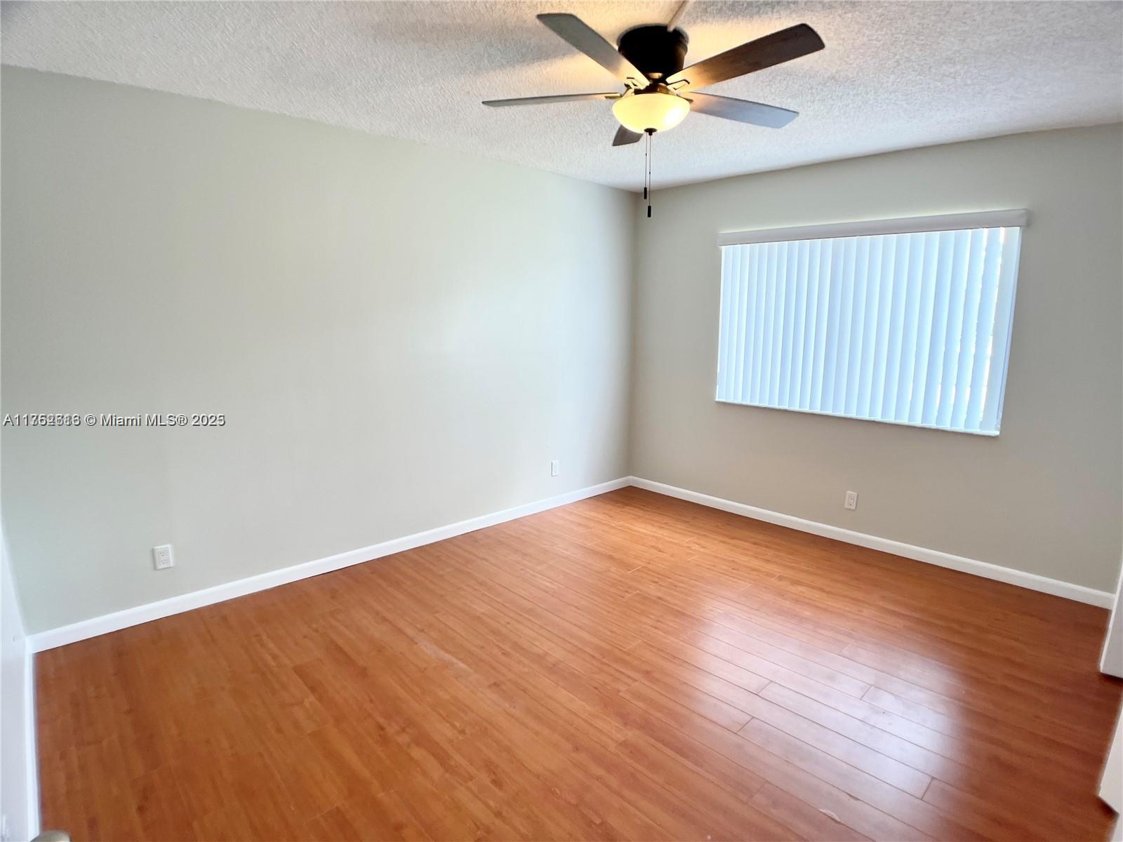 399 Lakeview Dr #101, Weston, Florida image 5