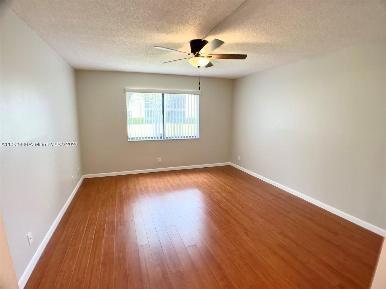 399 Lakeview Dr #101, Weston, Florida image 7