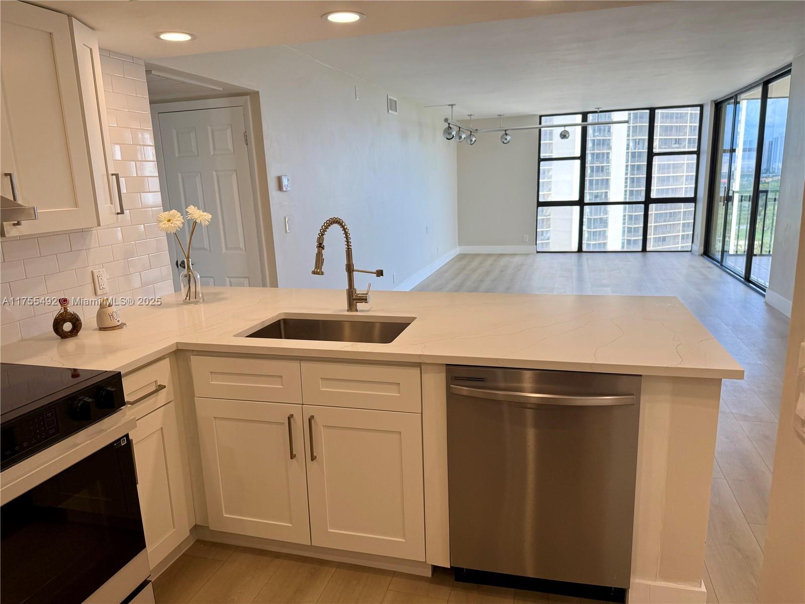 20335 Country Club Dr Unit 1203, Aventura, Florida 33180