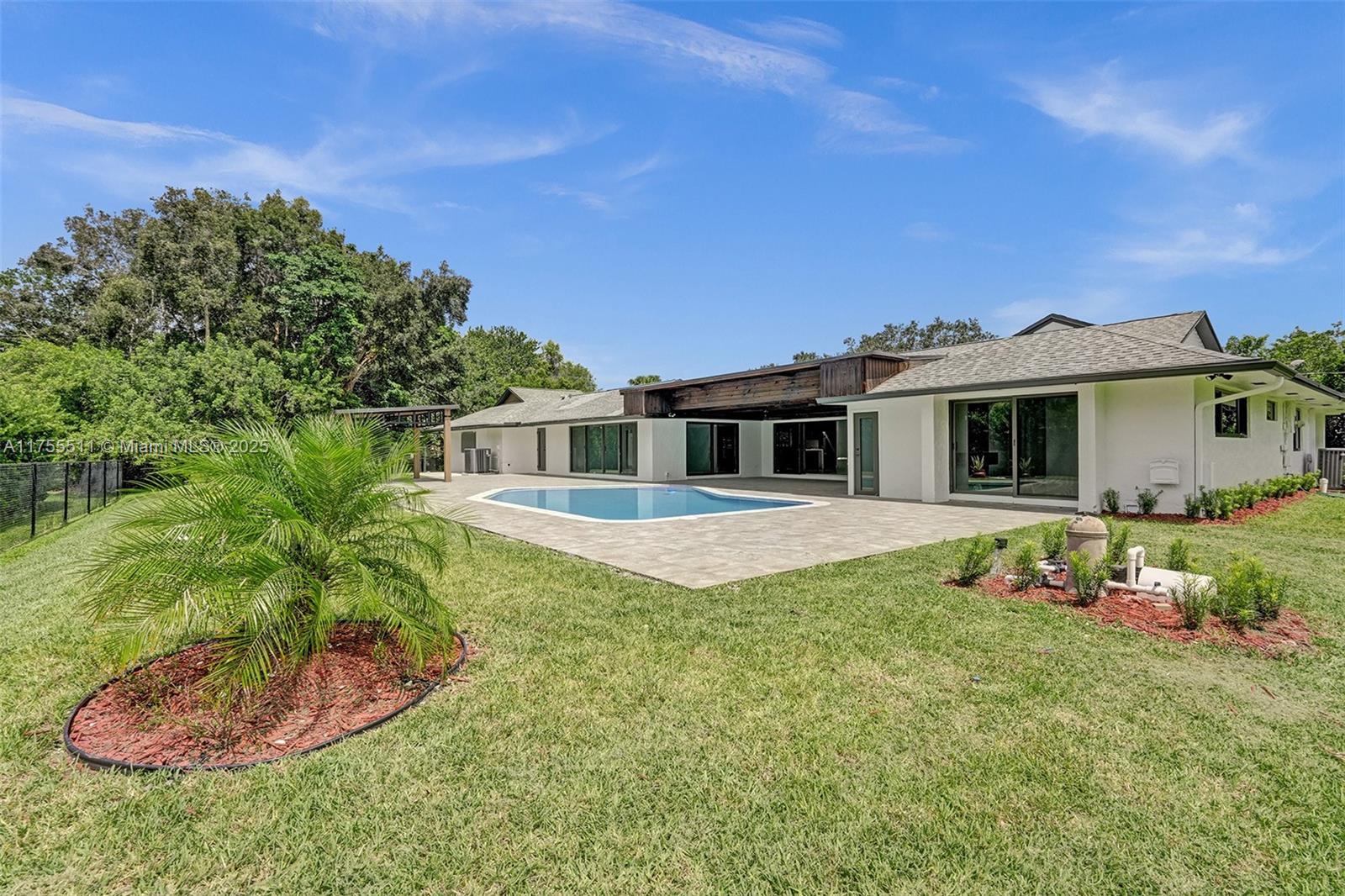 12100 NW 6th St, Plantation, Florida image 9