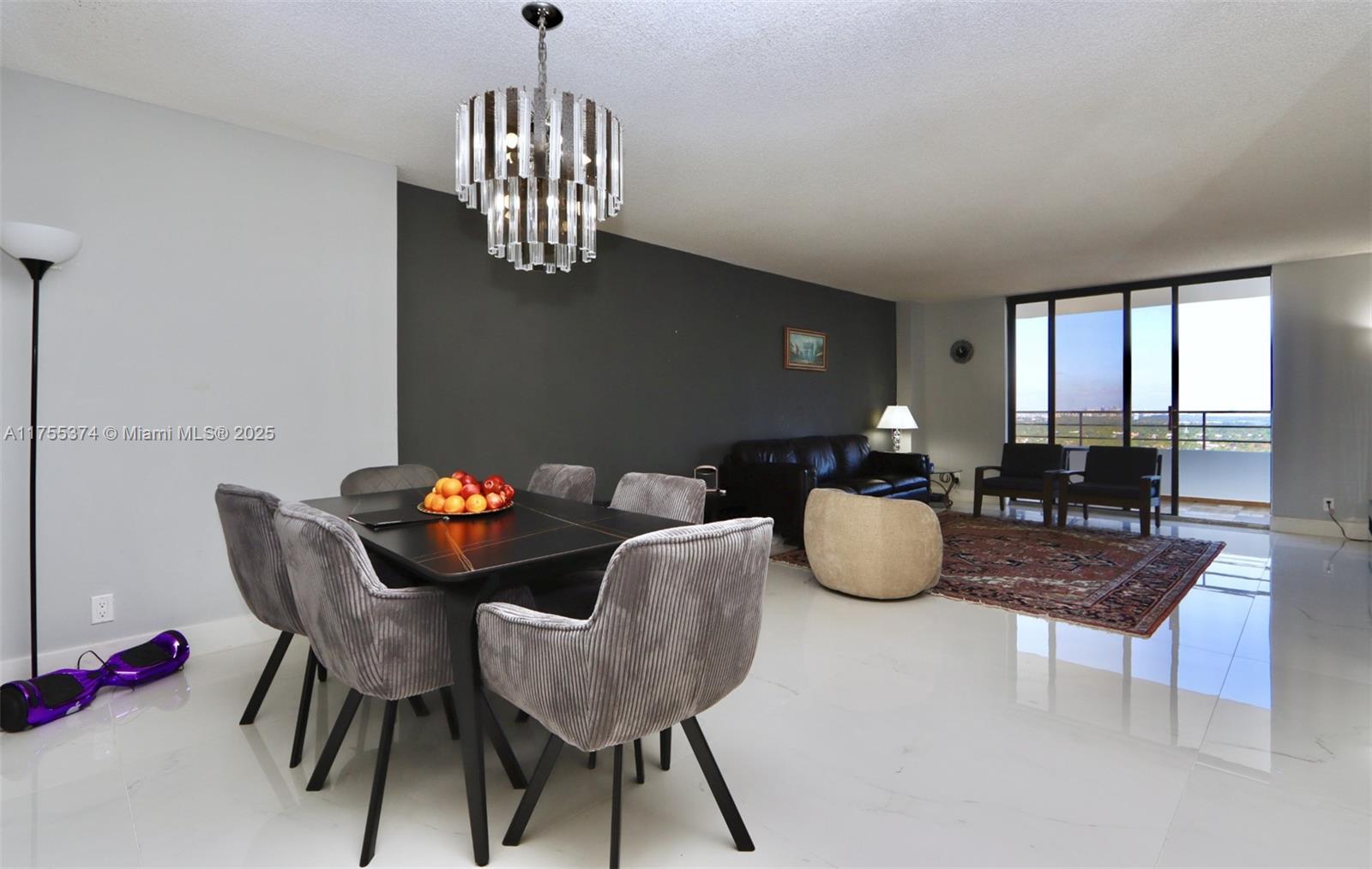 Listing Photo 11