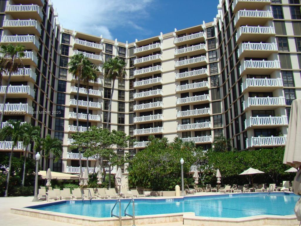 1121 Crandon Blvd #D404, Key Biscayne, Florida image 28