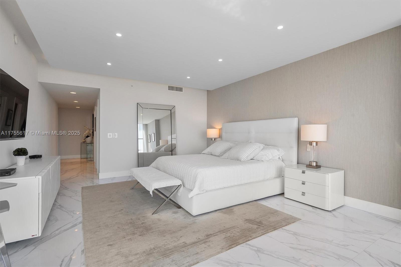 17111 Biscayne Blvd #2106, North Miami Beach, Florida image 42