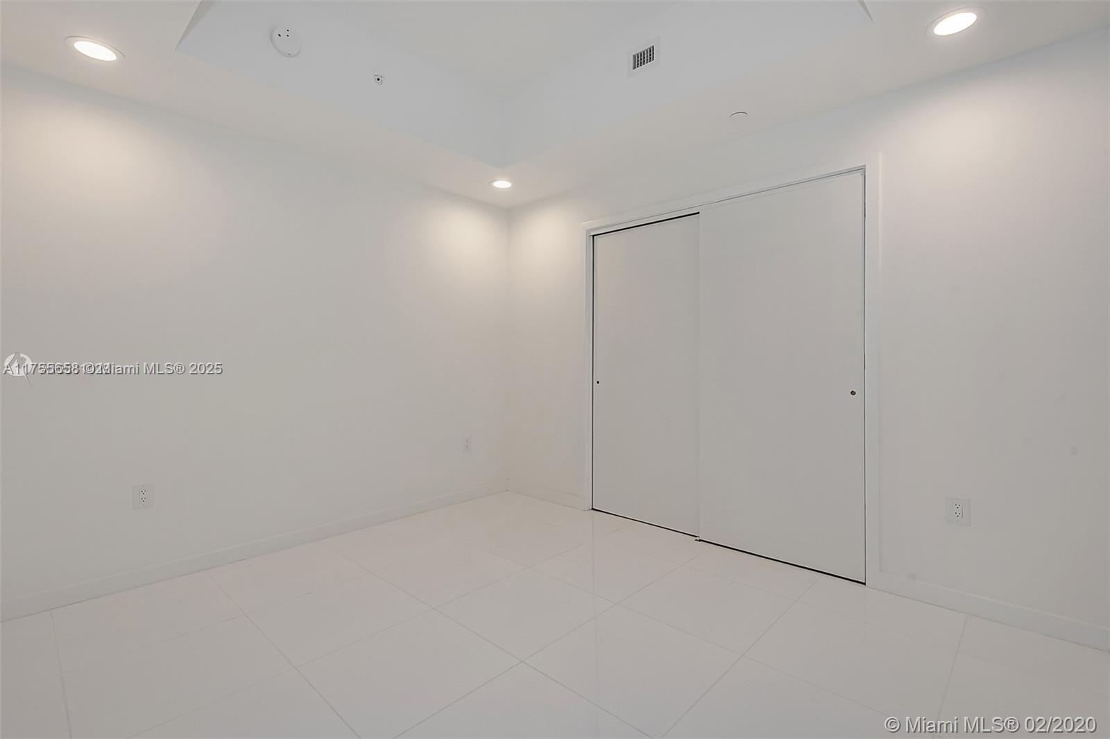 851 NE 1st Ave #2305, Miami FL 33132