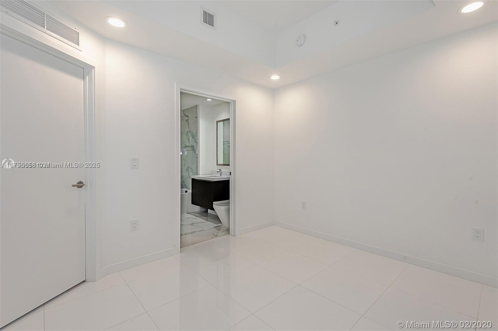 851 NE 1st Ave #2305, Miami FL 33132