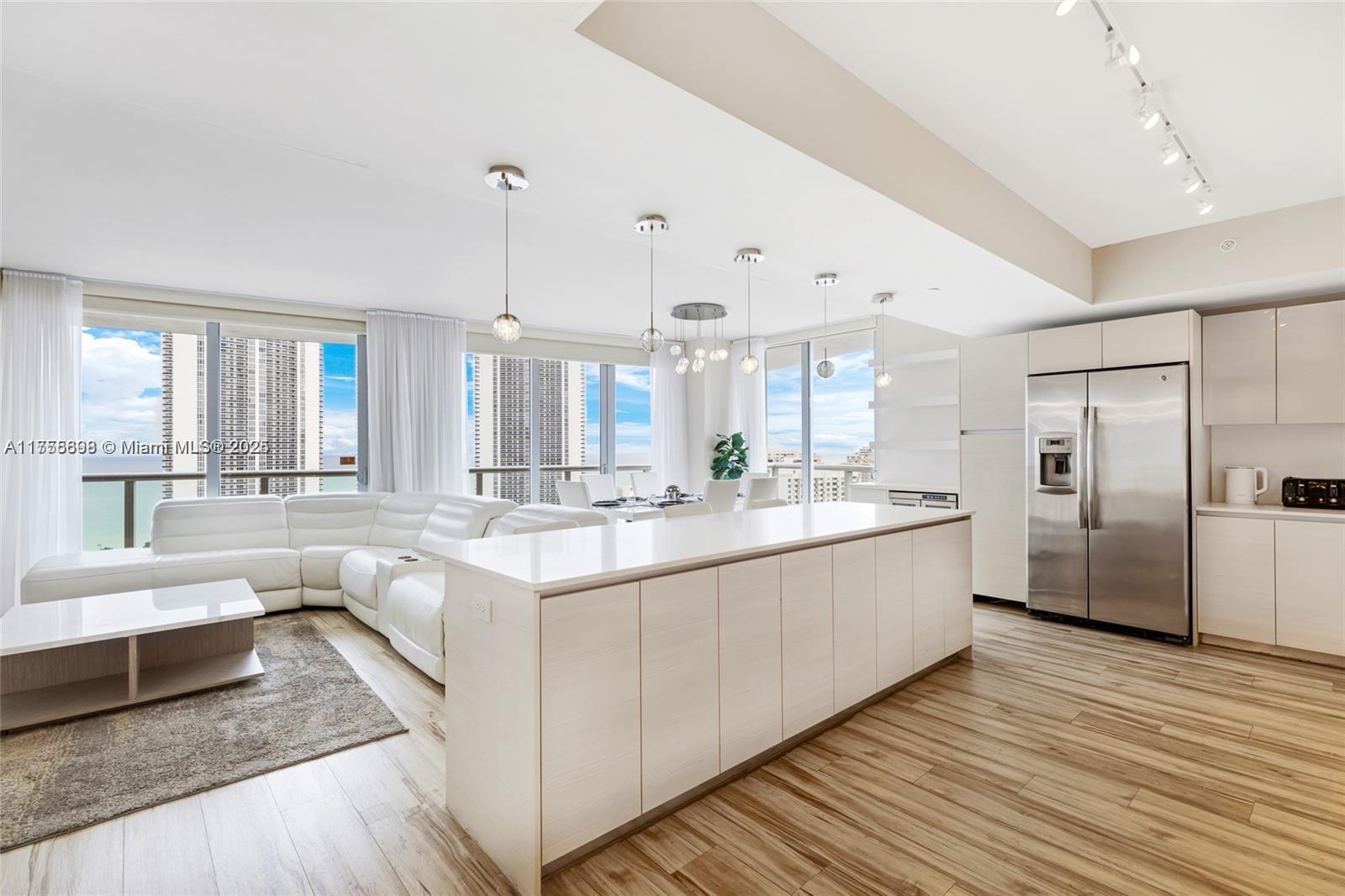 Condo for Sale in Hallandale Beach, FL