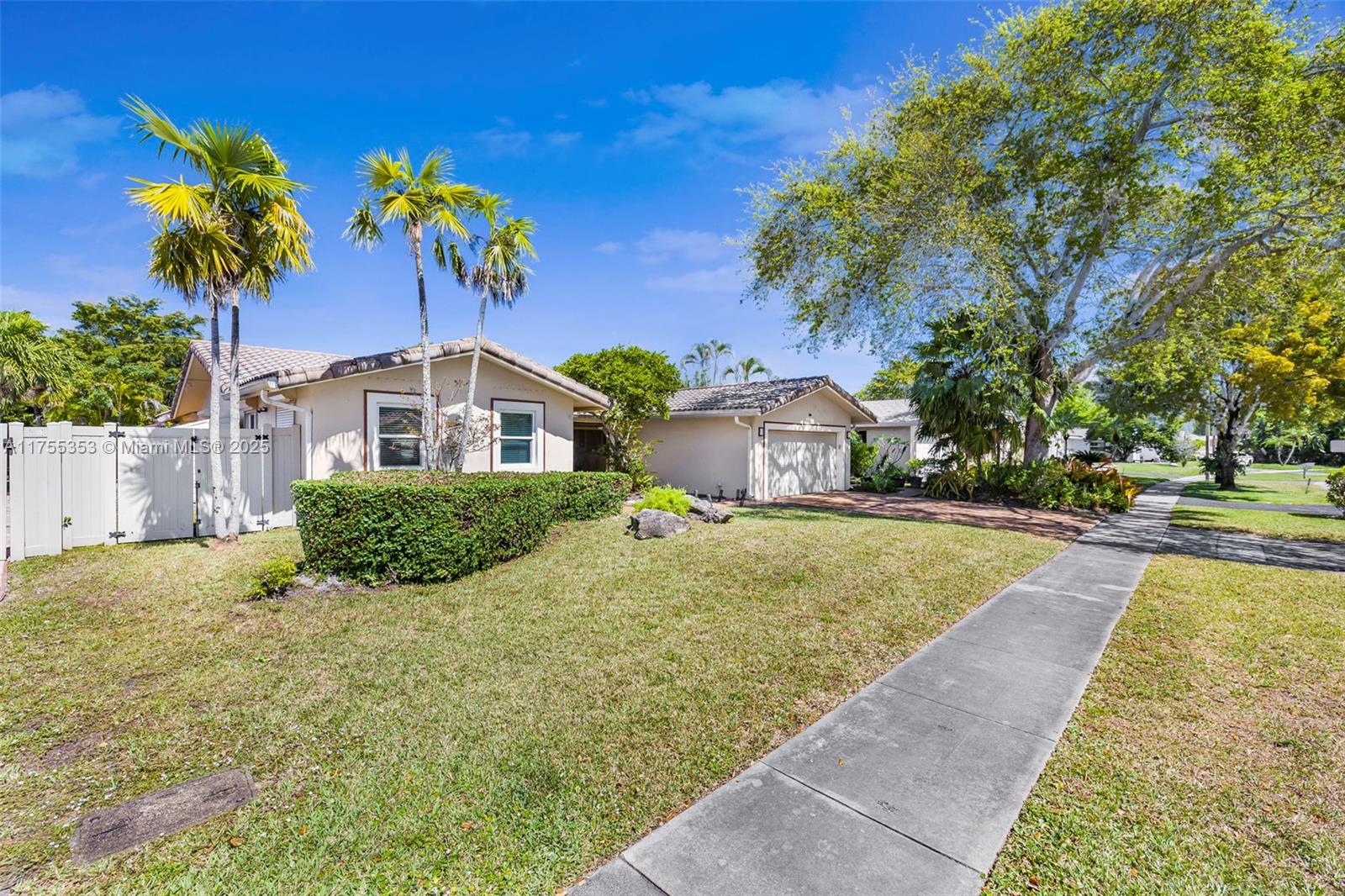 847 W Plantation Cir, Plantation, Florida image 13