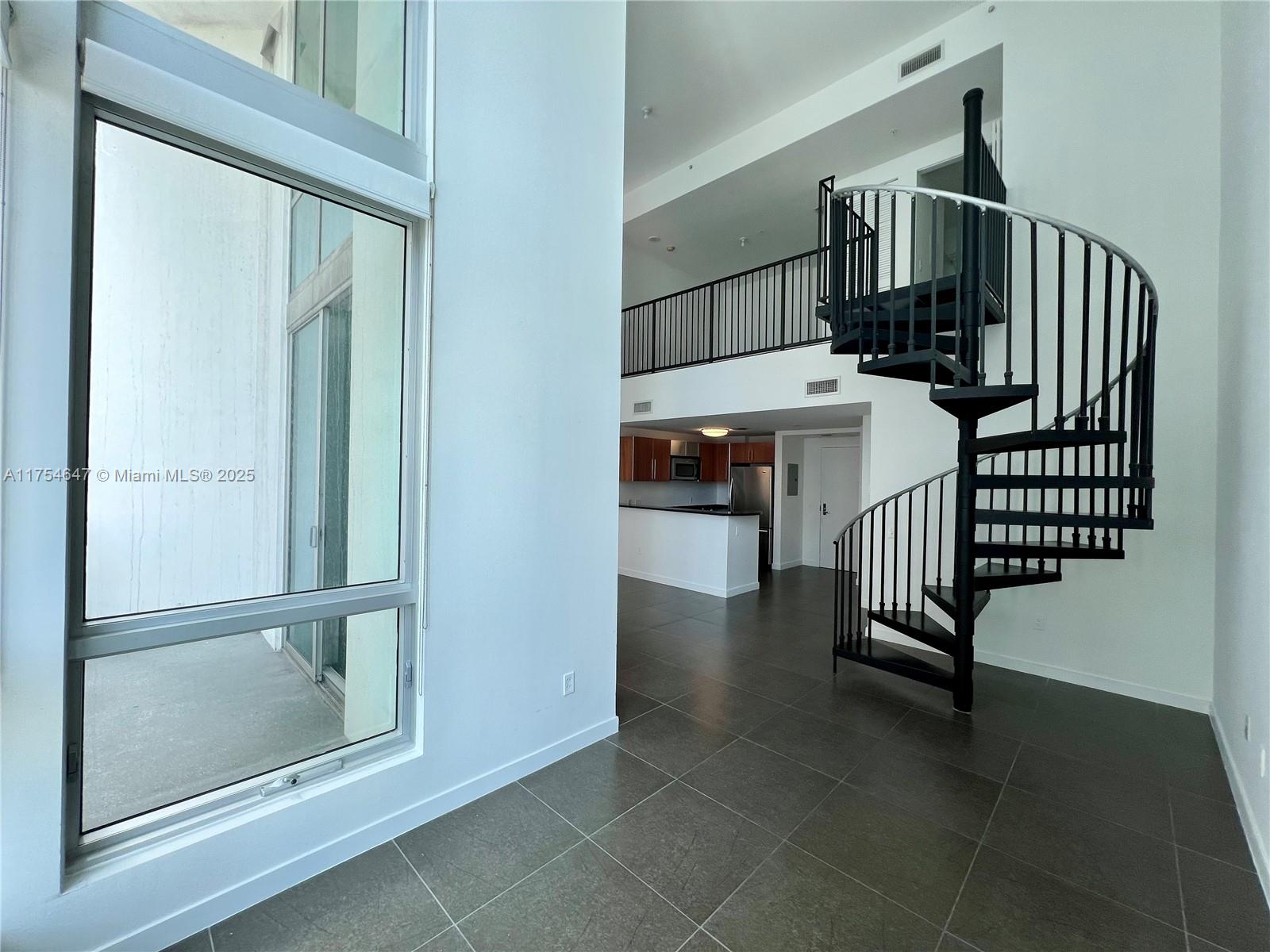 300 S Biscayne Blvd #Loft 1006, Miami FL 33131