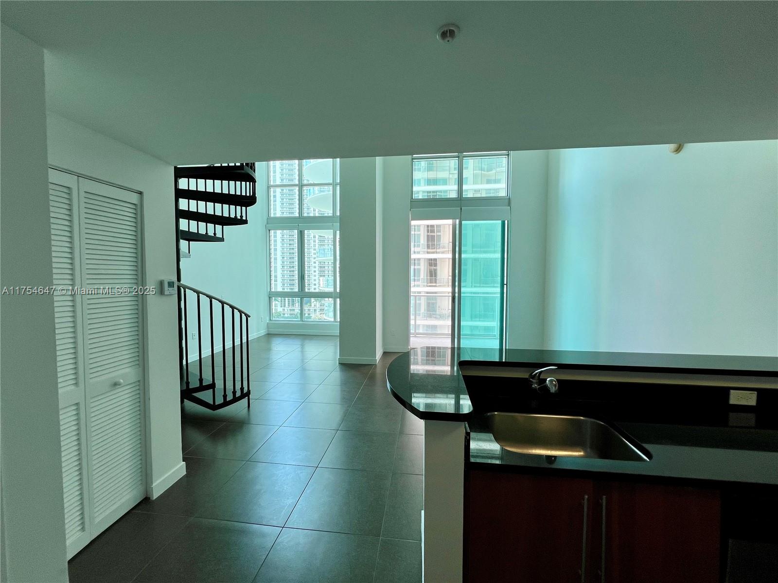 300 S Biscayne Blvd #Loft 1006, Miami FL 33131