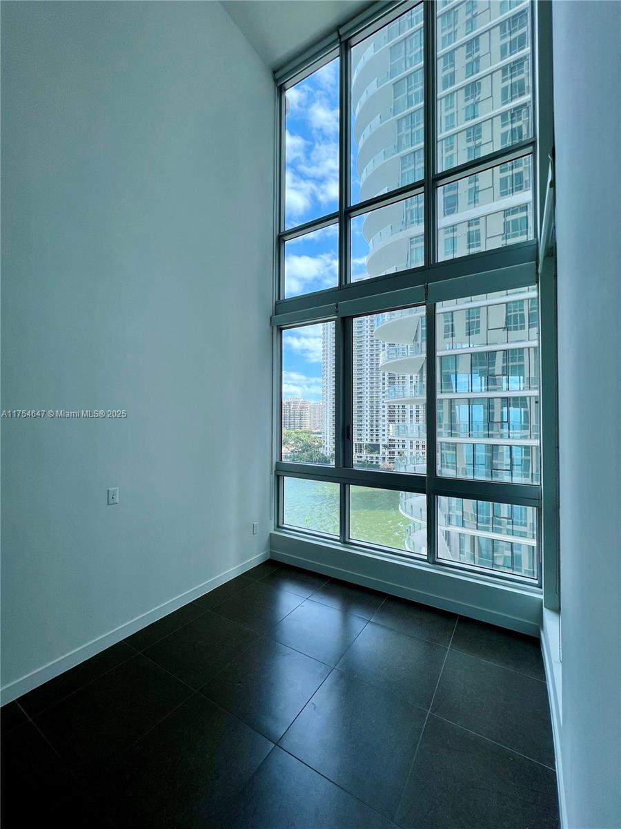 300 S Biscayne Blvd #Loft 1006, Miami FL 33131