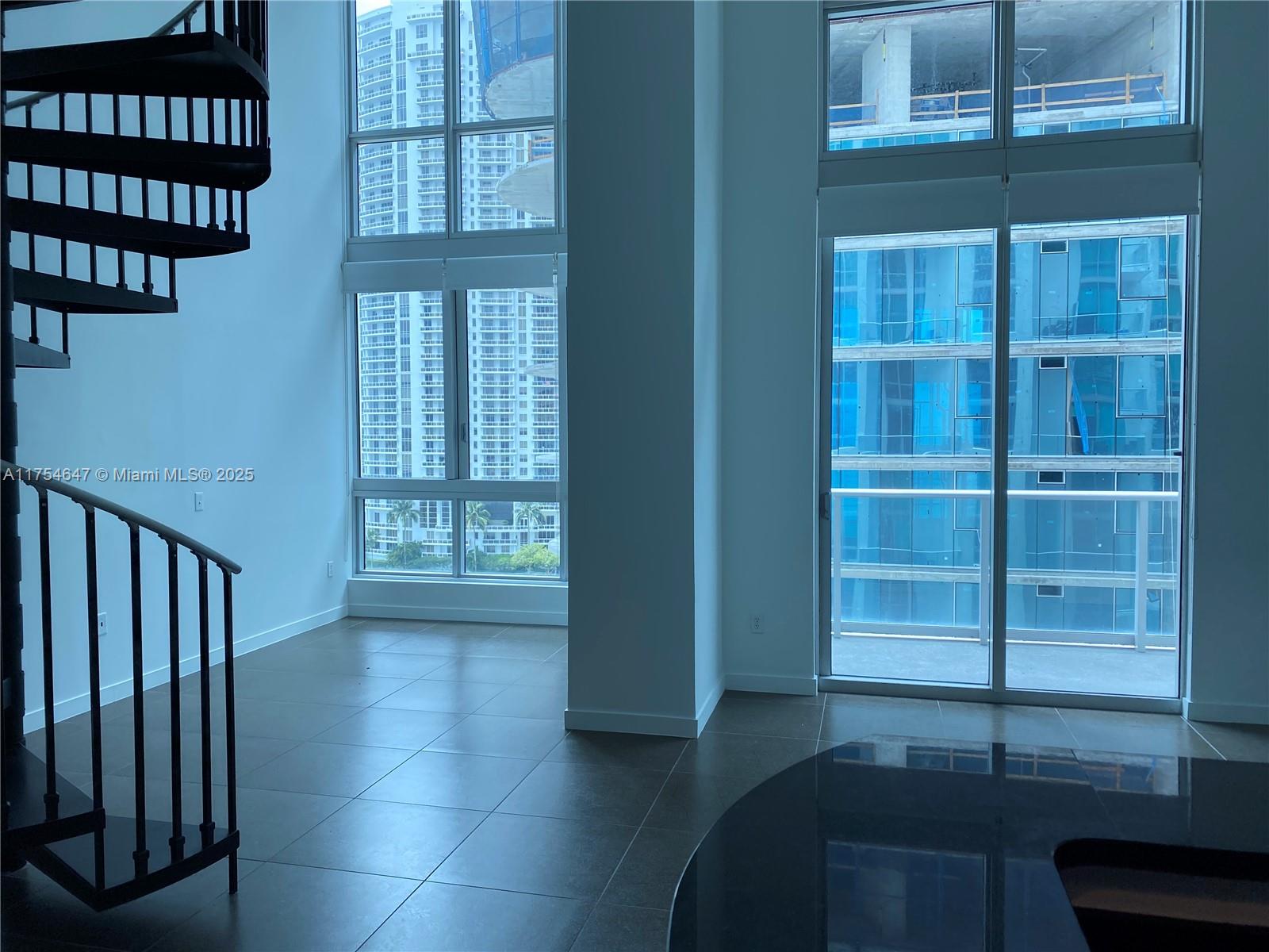 300 S Biscayne Blvd #Loft 1006, Miami FL 33131