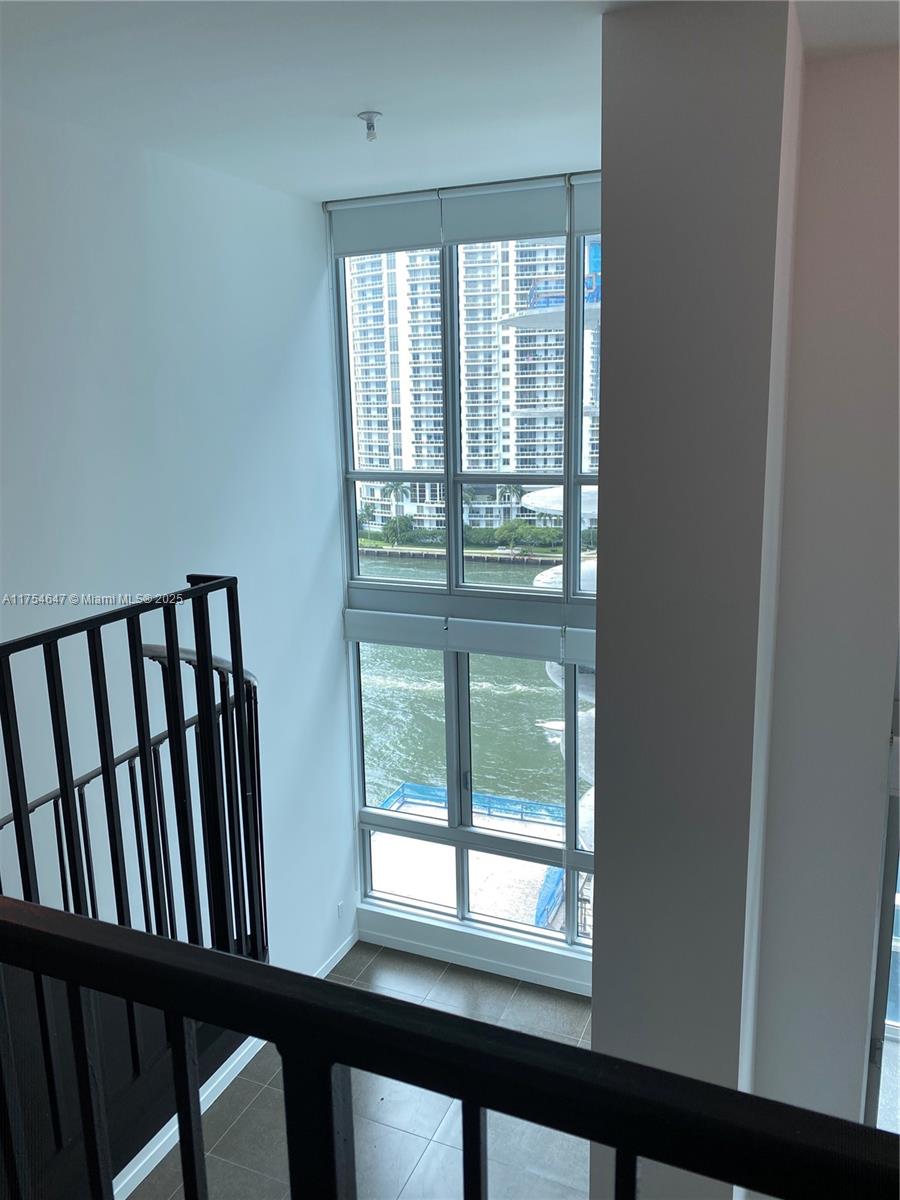 300 S Biscayne Blvd #Loft 1006, Miami FL 33131