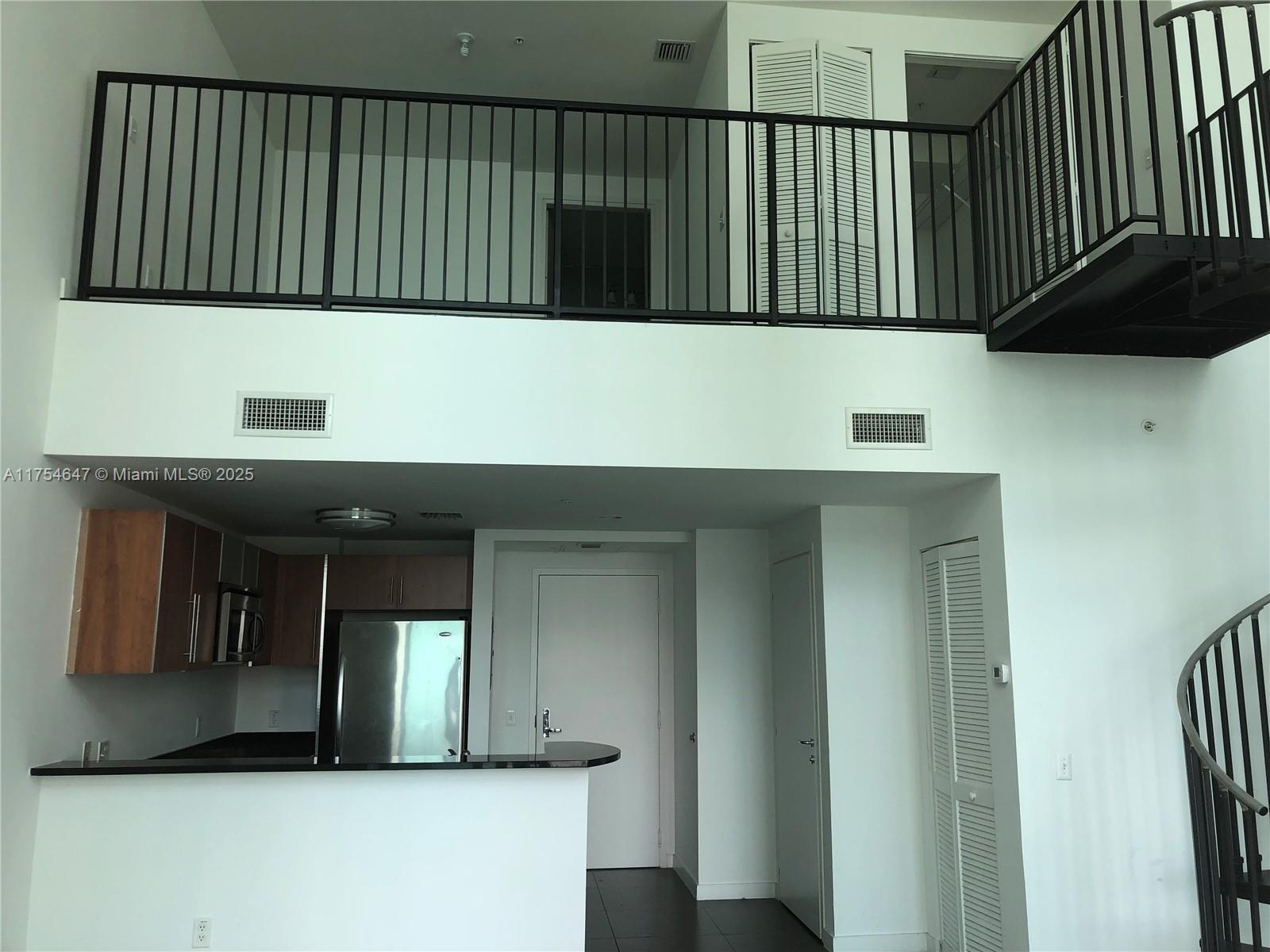 300 S Biscayne Blvd #Loft 1006, Miami FL 33131