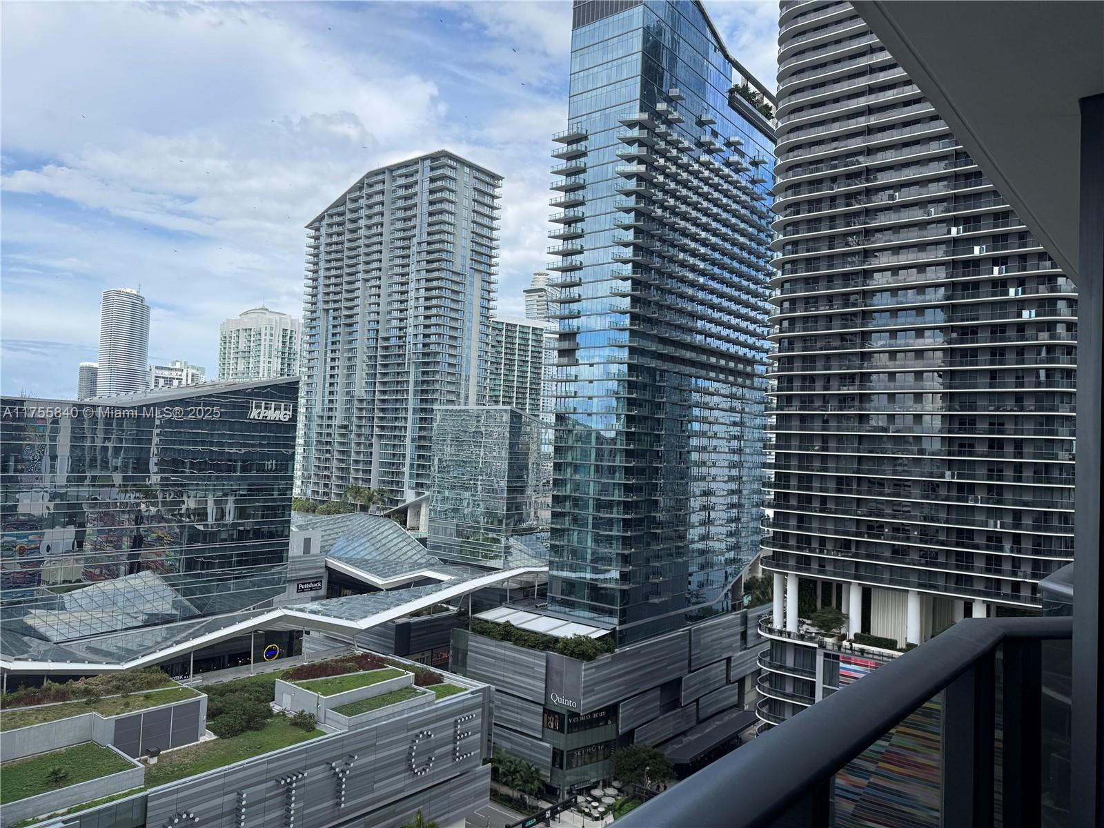 55 SW 9th St #1810, Miami FL 33130