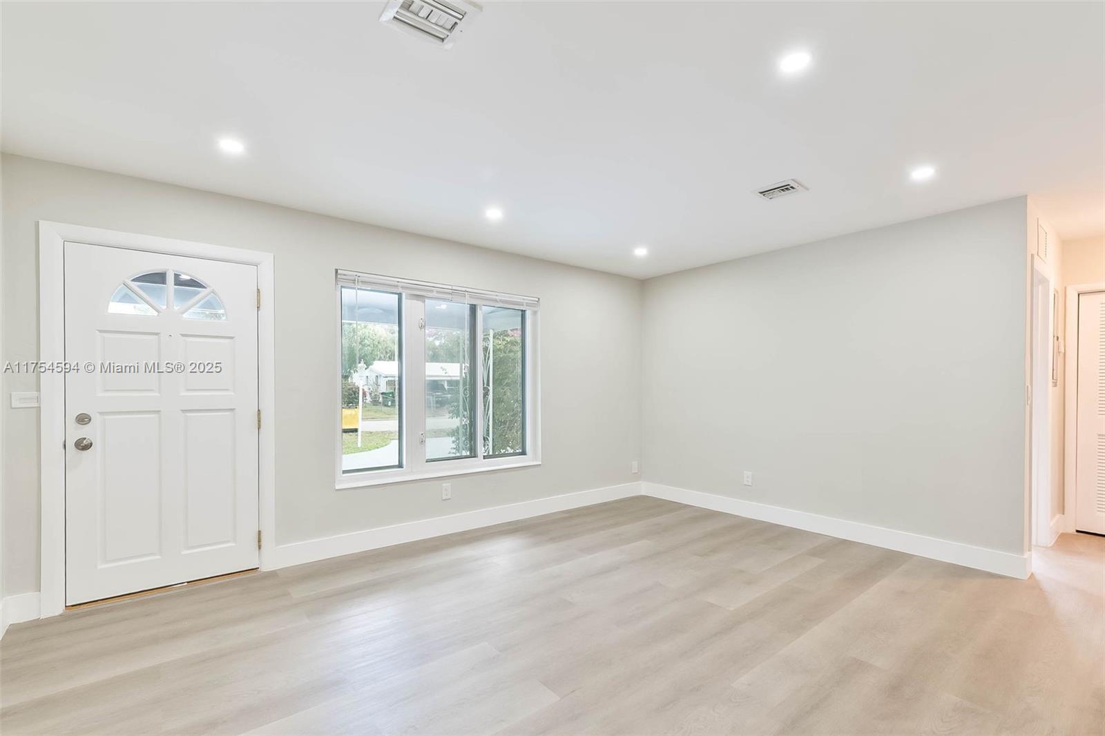 4521 SW 25th Ter, Dania Beach, Florida image 12