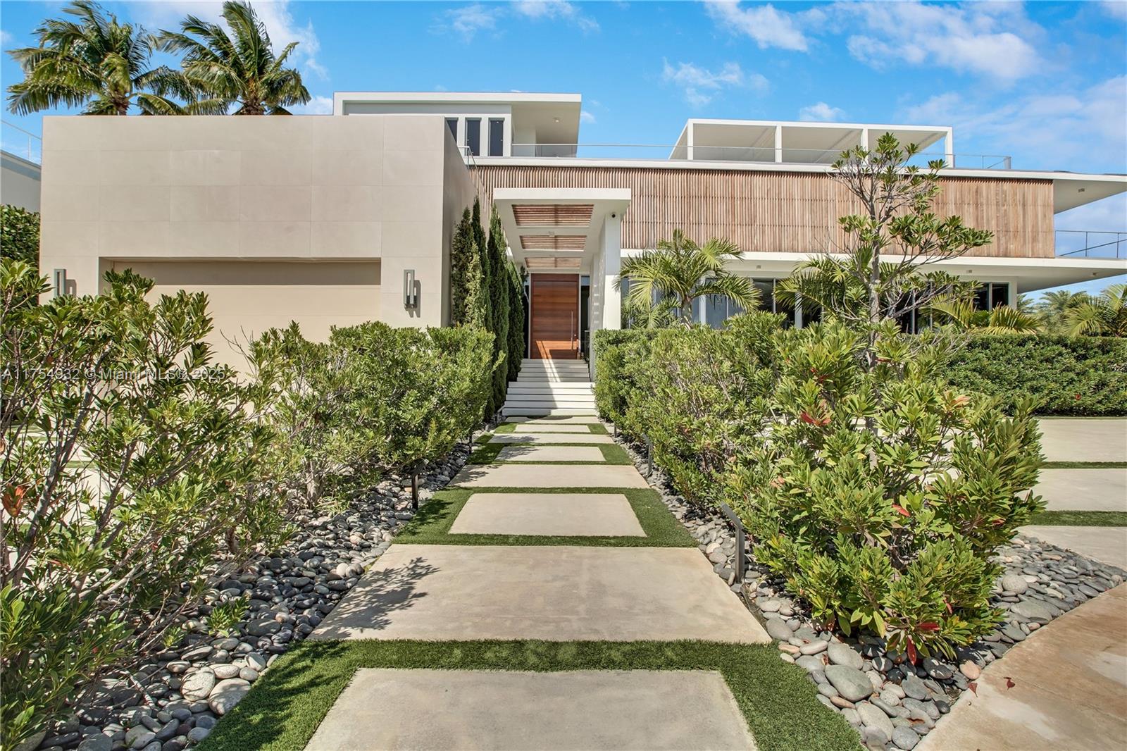 13390 Biscayne Bay Dr, North Miami, Florida image 2