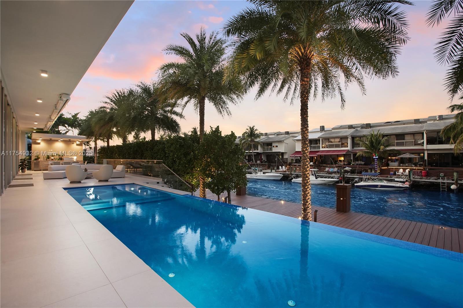 13390 Biscayne Bay Dr, North Miami, Florida image 39