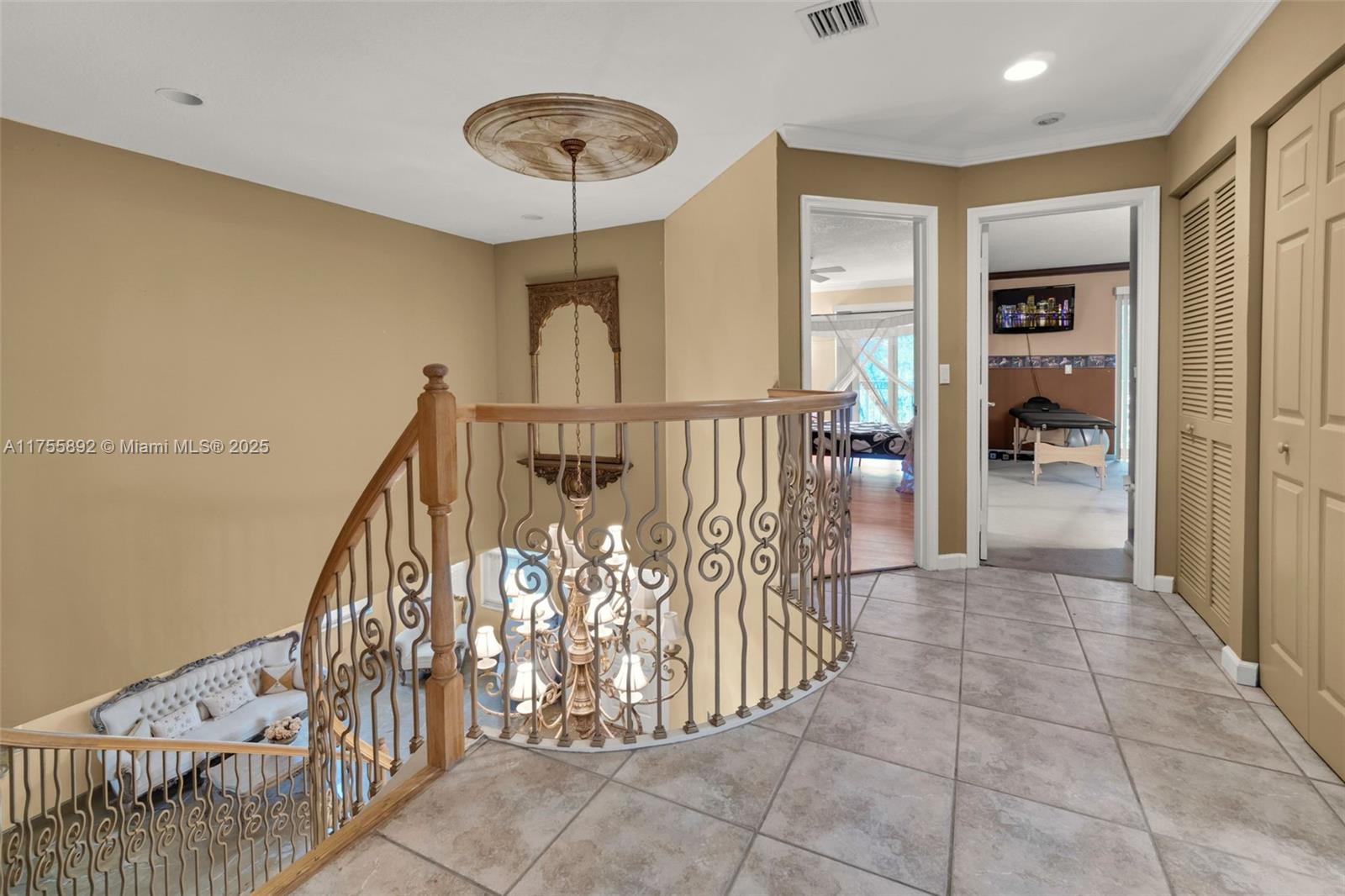 Listing Photo 14