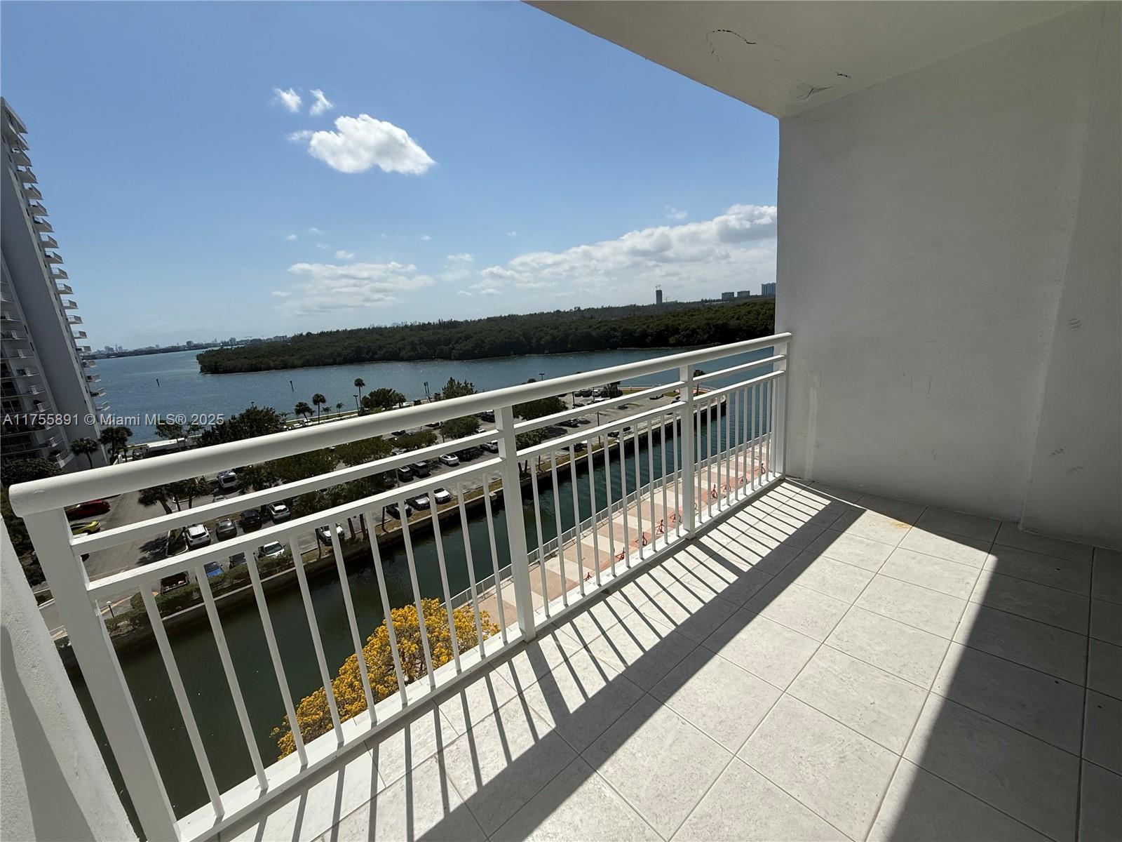 Listing Photo 12