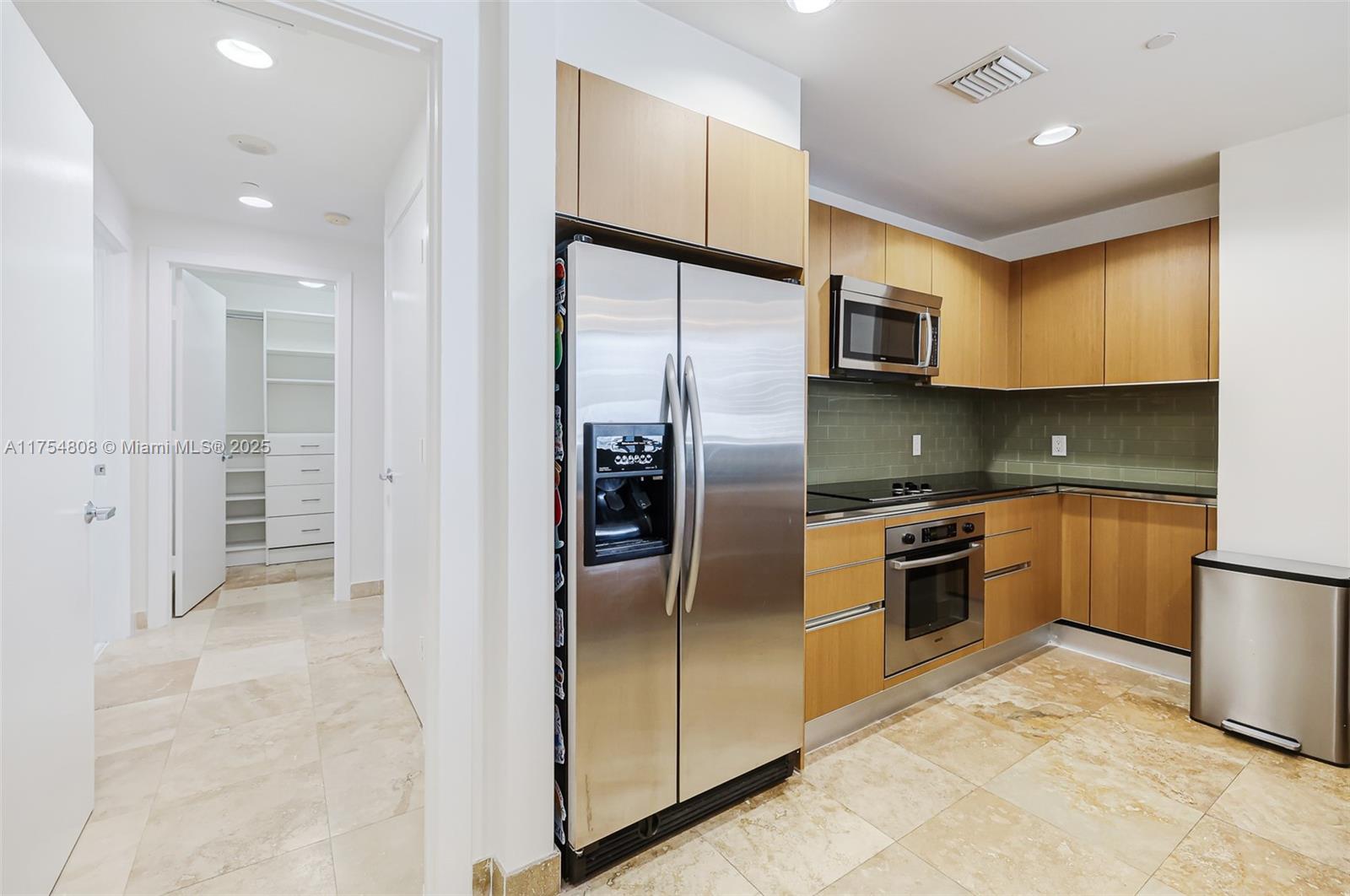 1050 Brickell Ave #2320, Miami FL 33131