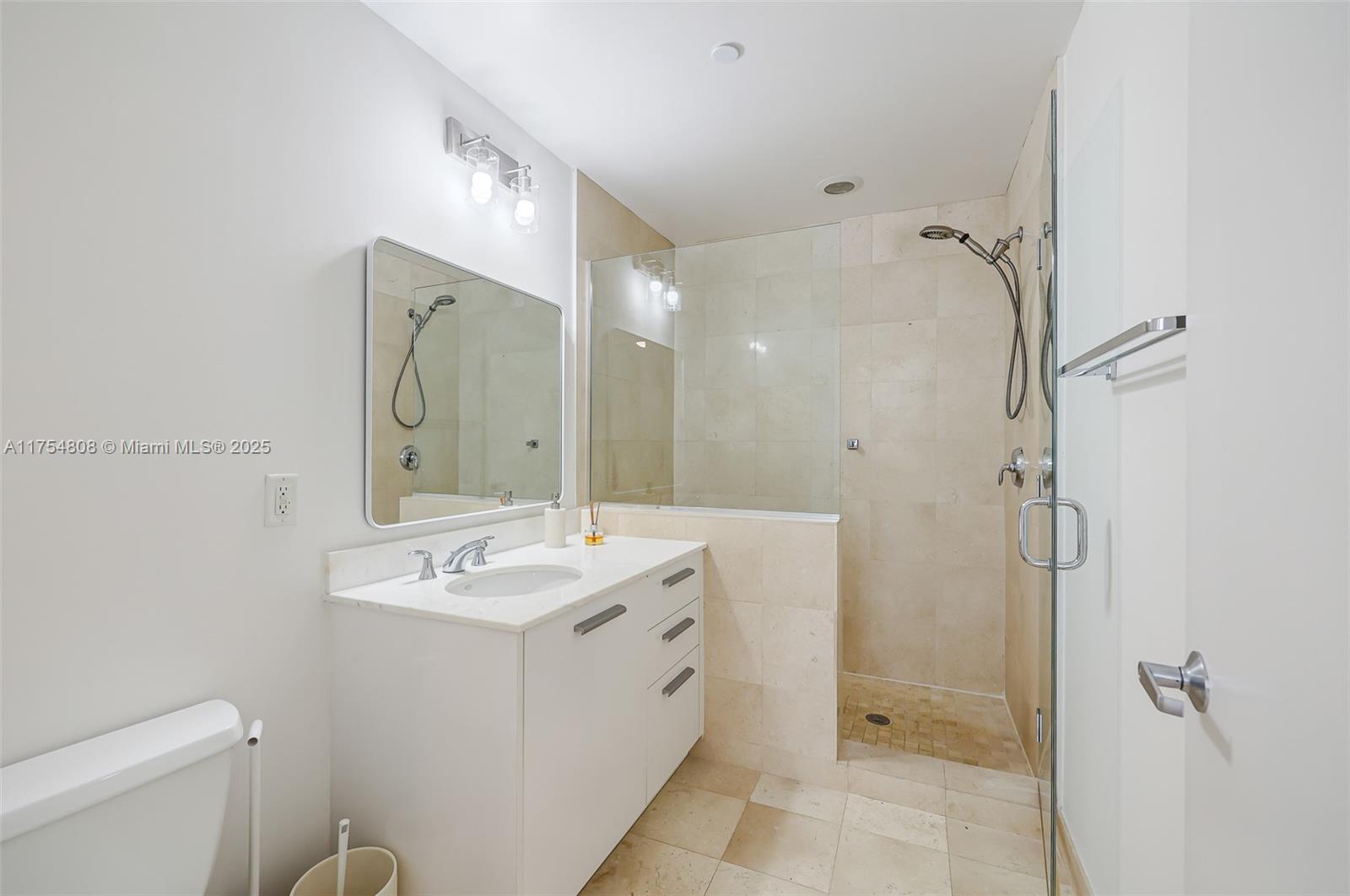 1050 Brickell Ave #2320, Miami FL 33131
