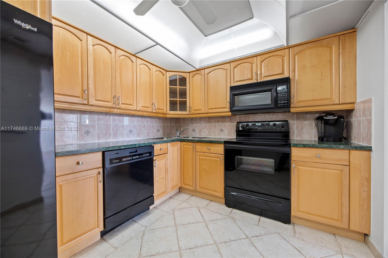 2750 NE 183rd St #2601, Aventura, Florida image 10