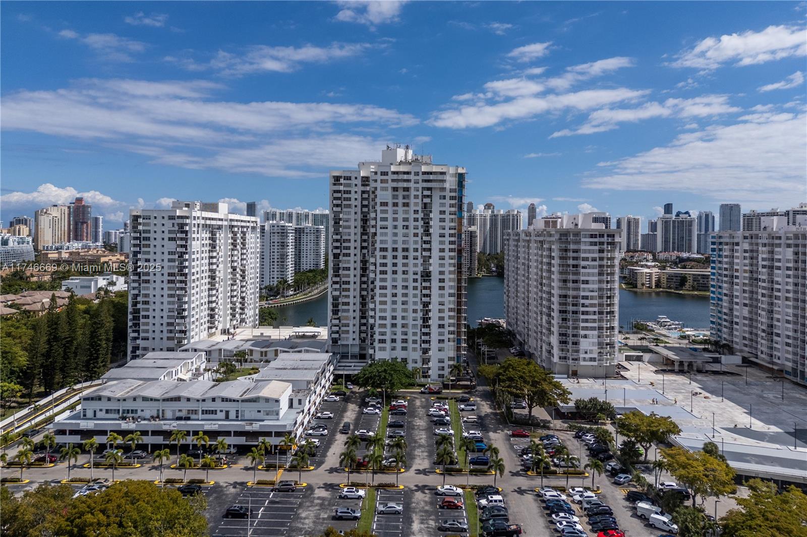 2750 NE 183rd St #2601, Aventura, Florida image 32