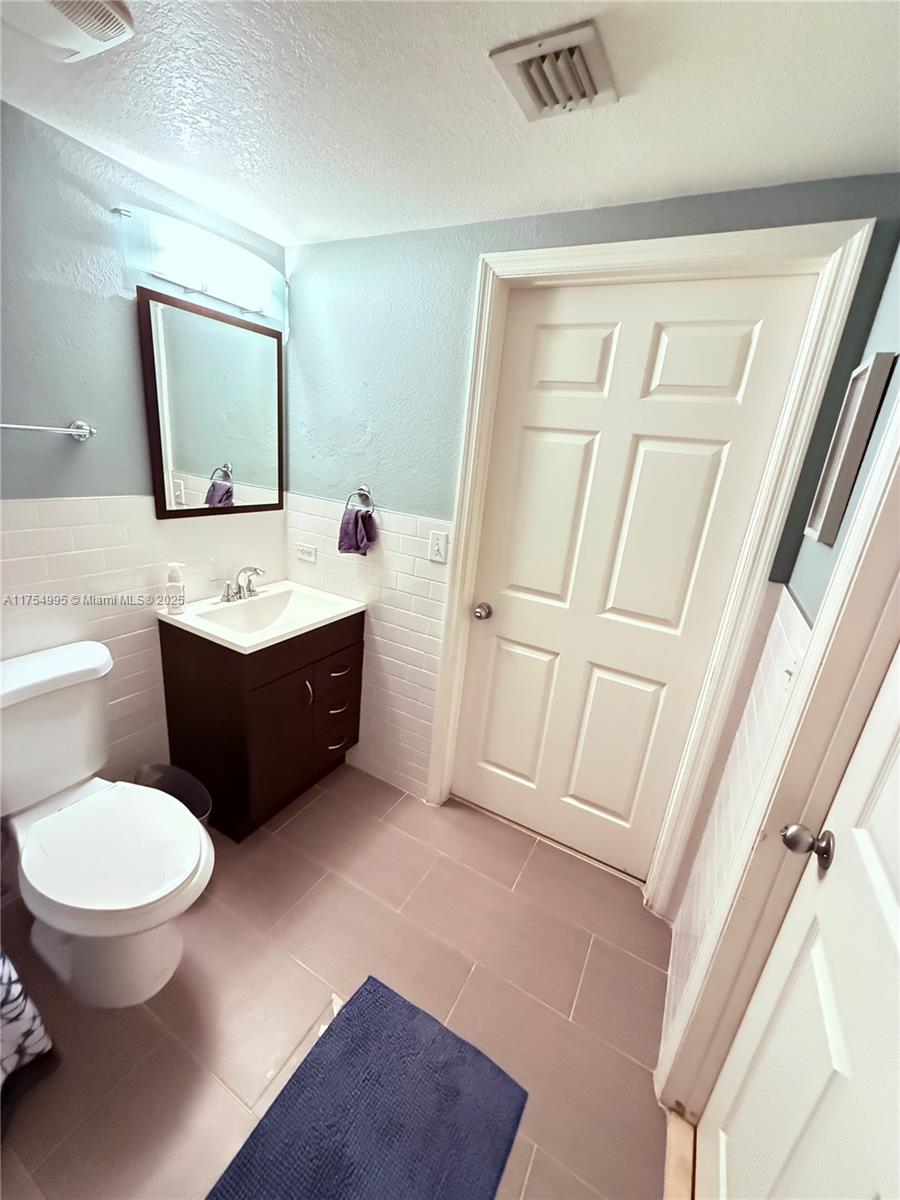 2586 Centergate Dr #104, Miramar, Florida image 19