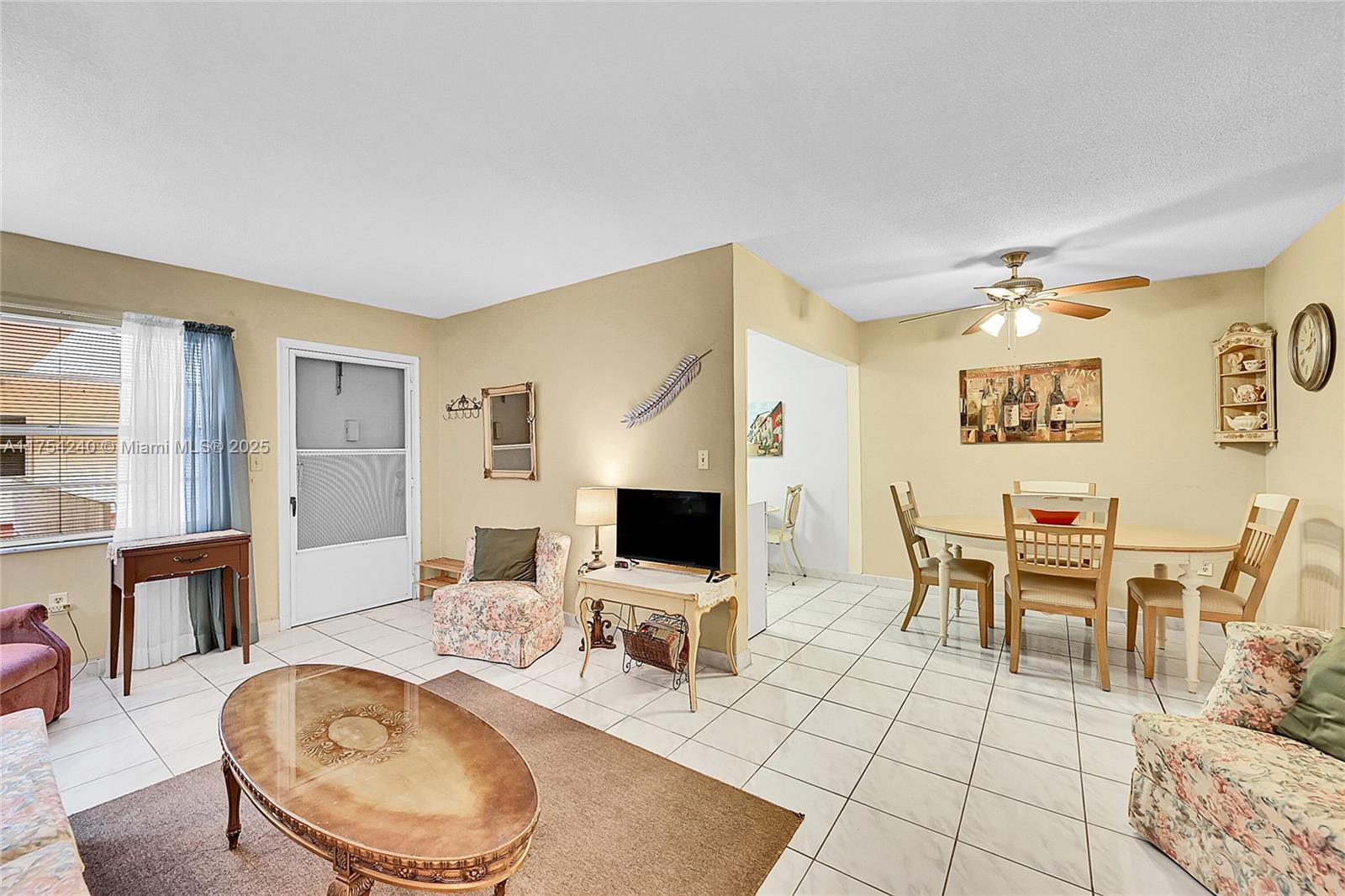 1747 Rodman St #207, Hollywood, Florida image 4