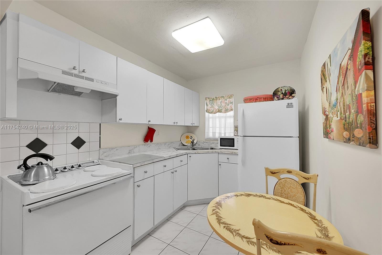 1747 Rodman St #207, Hollywood, Florida image 5