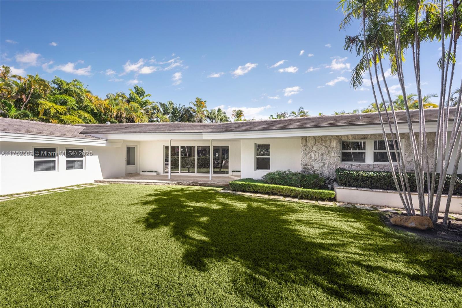 335 Harbor Dr Key Biscayne, FL 33149