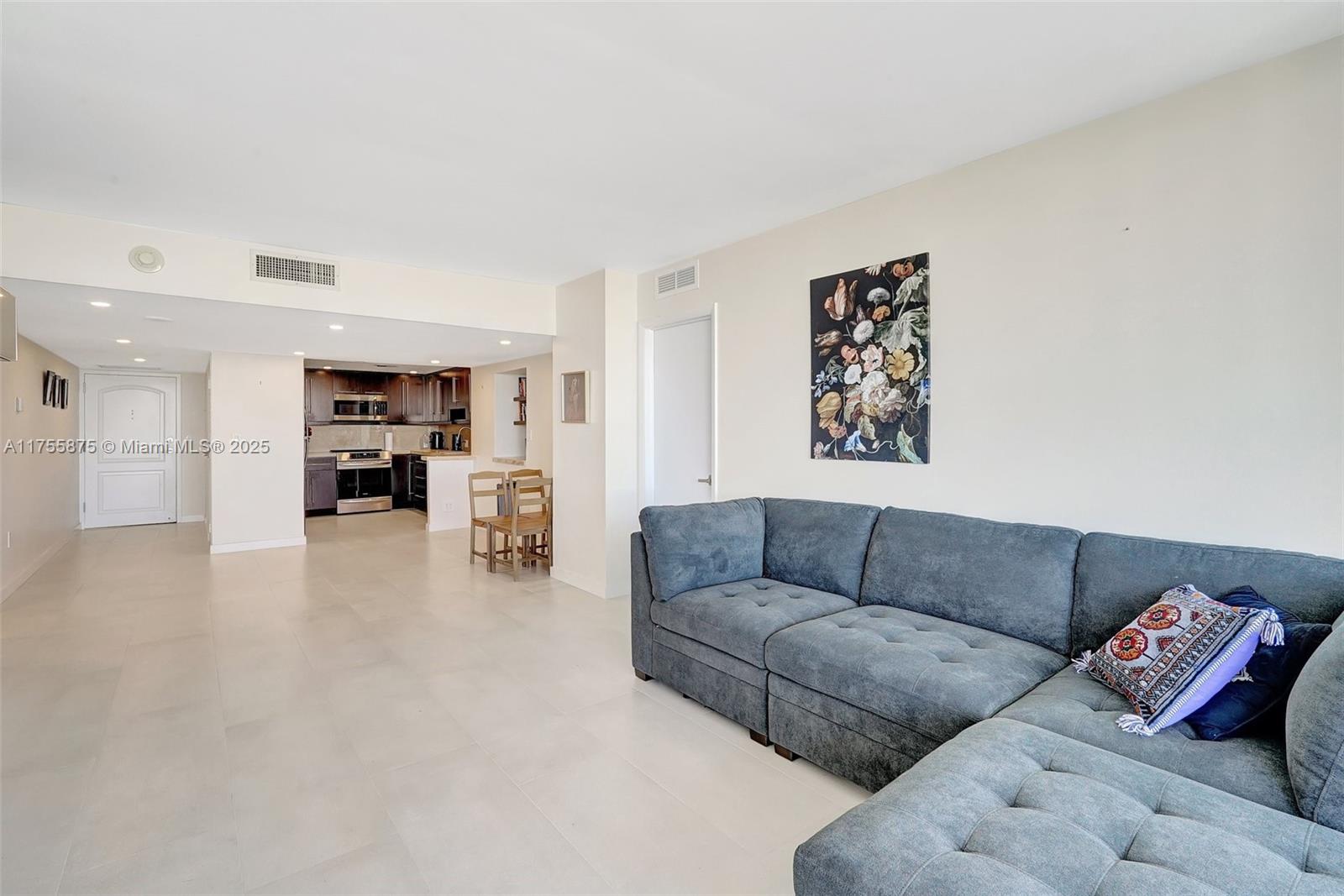 3675 N Country Club Dr #2310, Aventura, Florida image 14