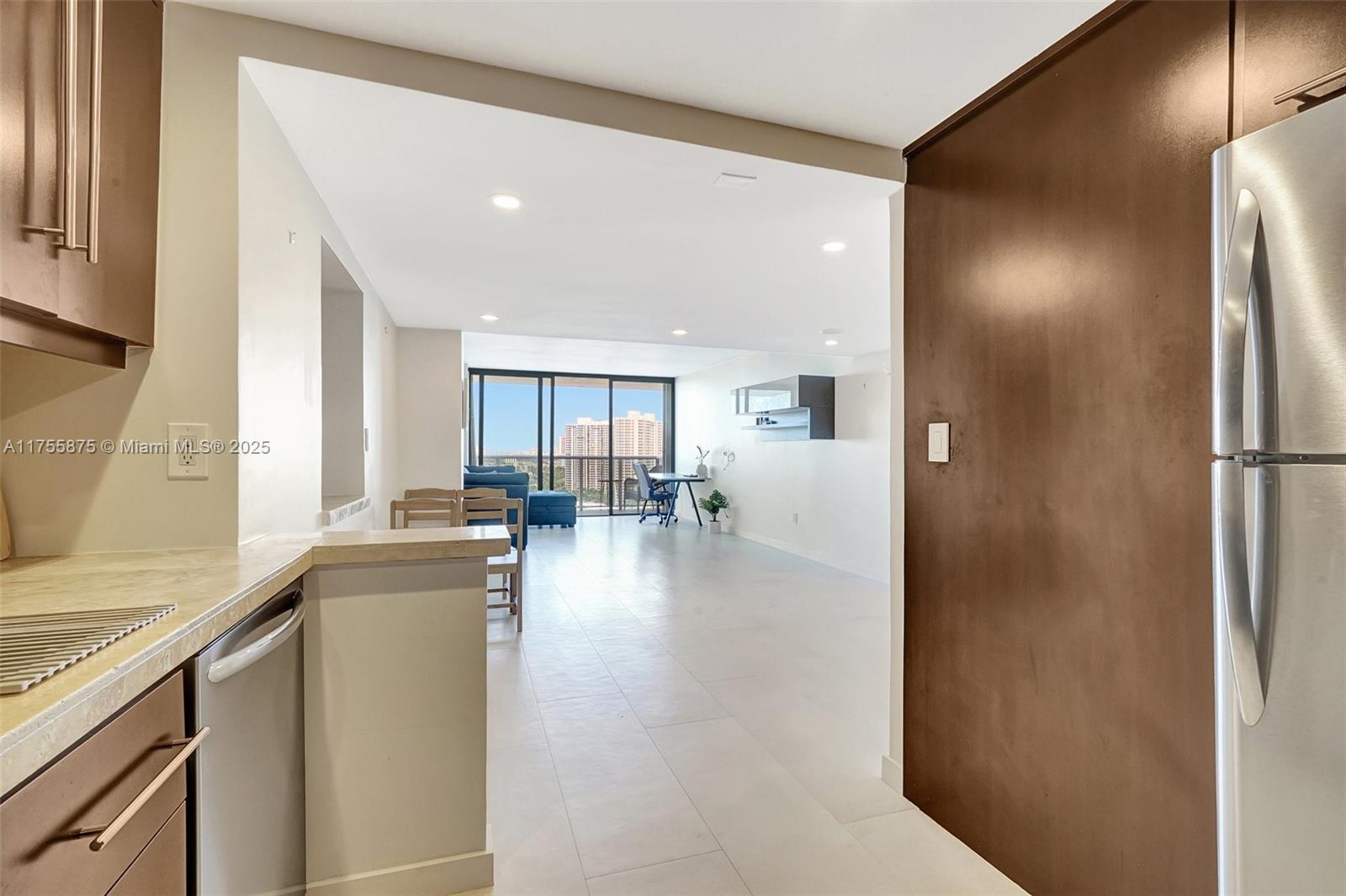 3675 N Country Club Dr #2310, Aventura, Florida image 22