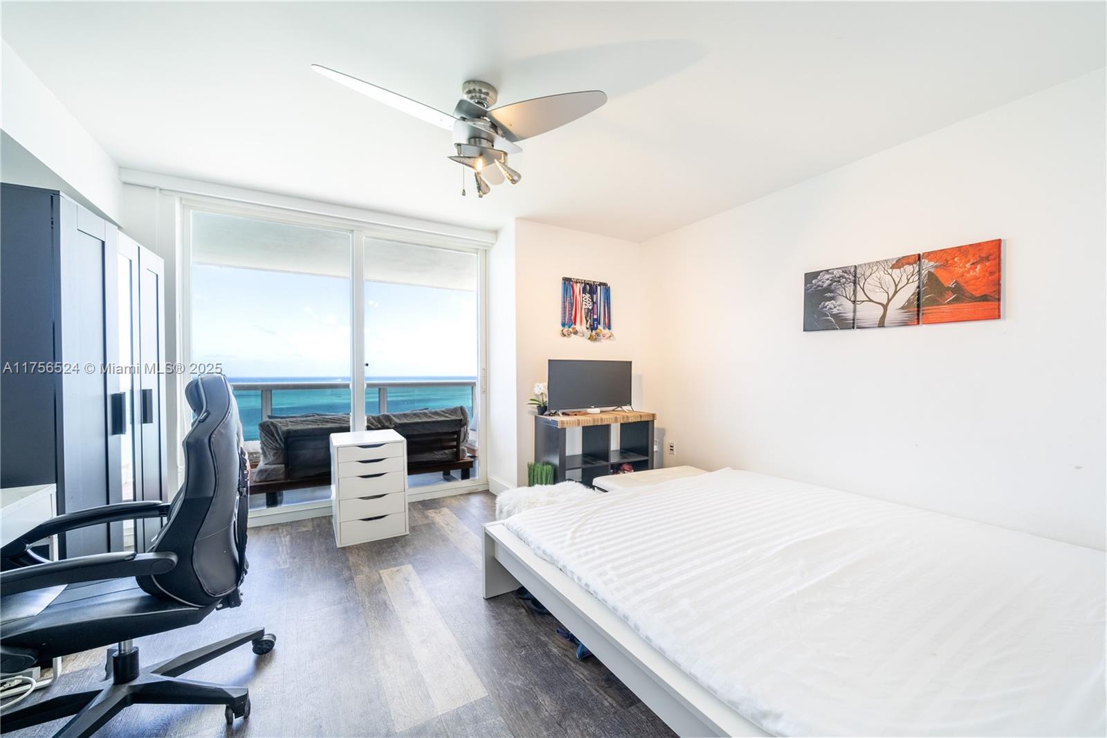 Listing Photo 12