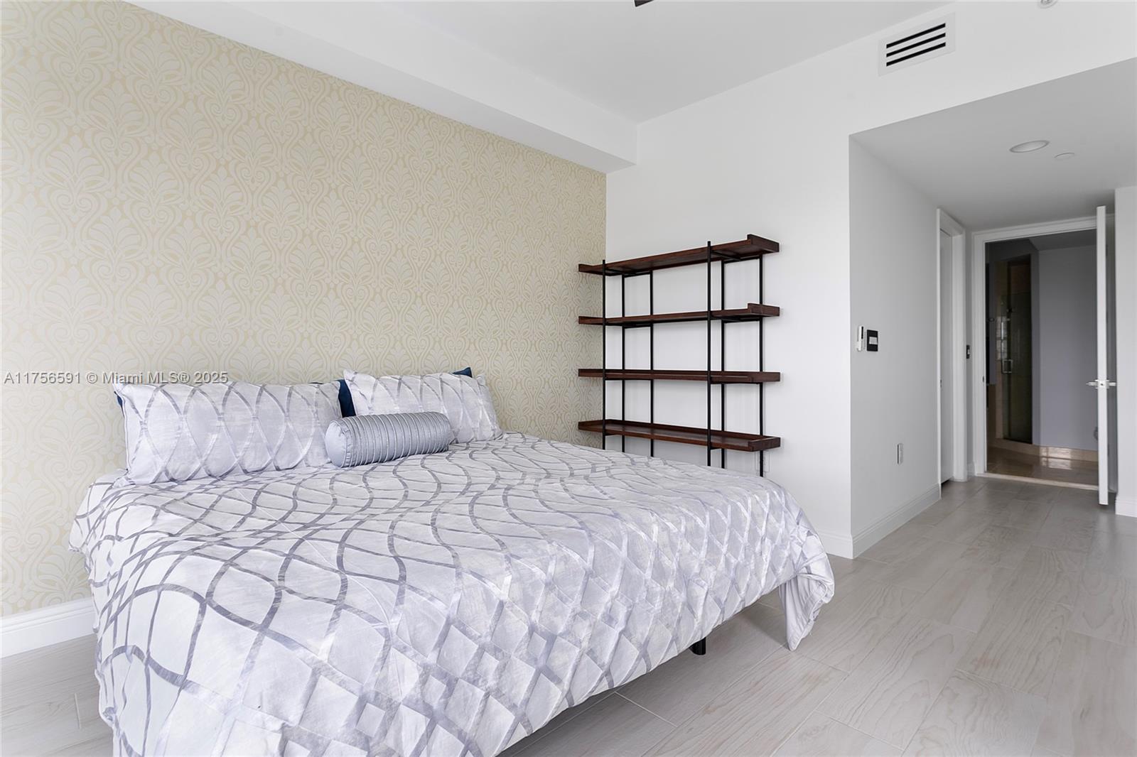 19900 E Country Club Dr #TS08, Aventura FL 33180