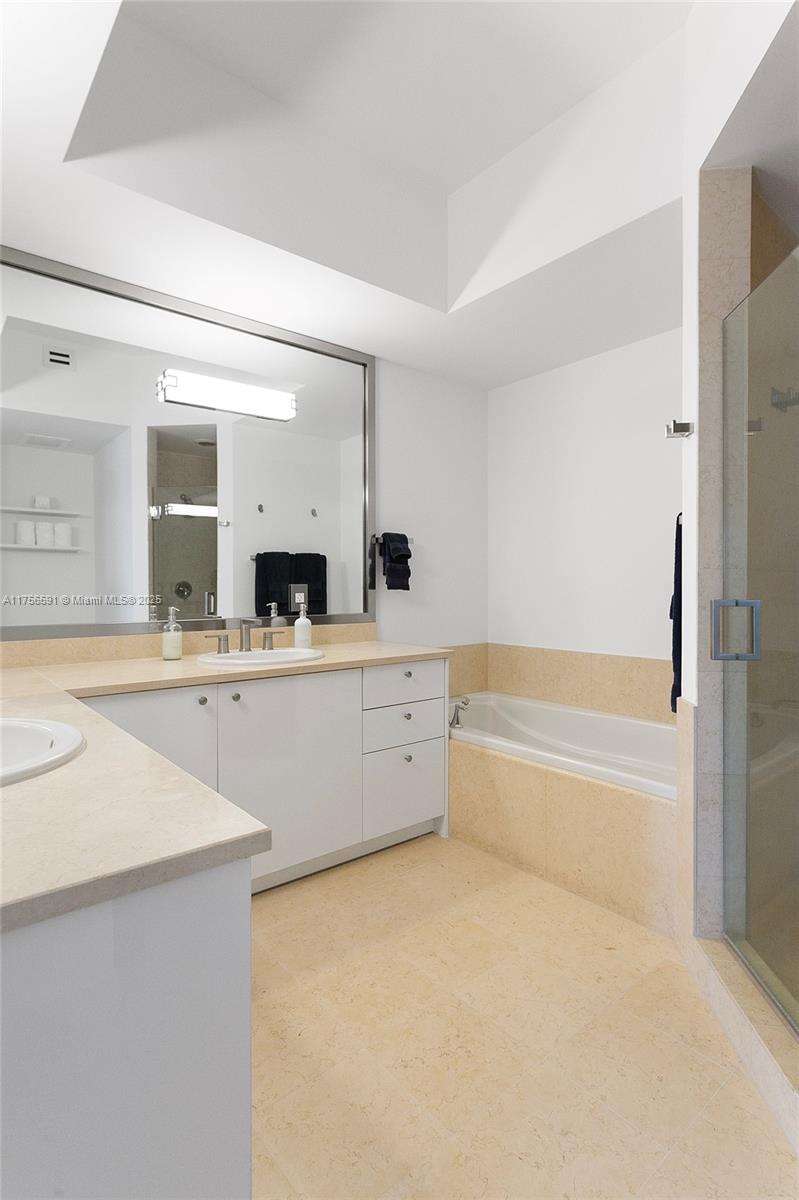 19900 E Country Club Dr #TS08, Aventura FL 33180
