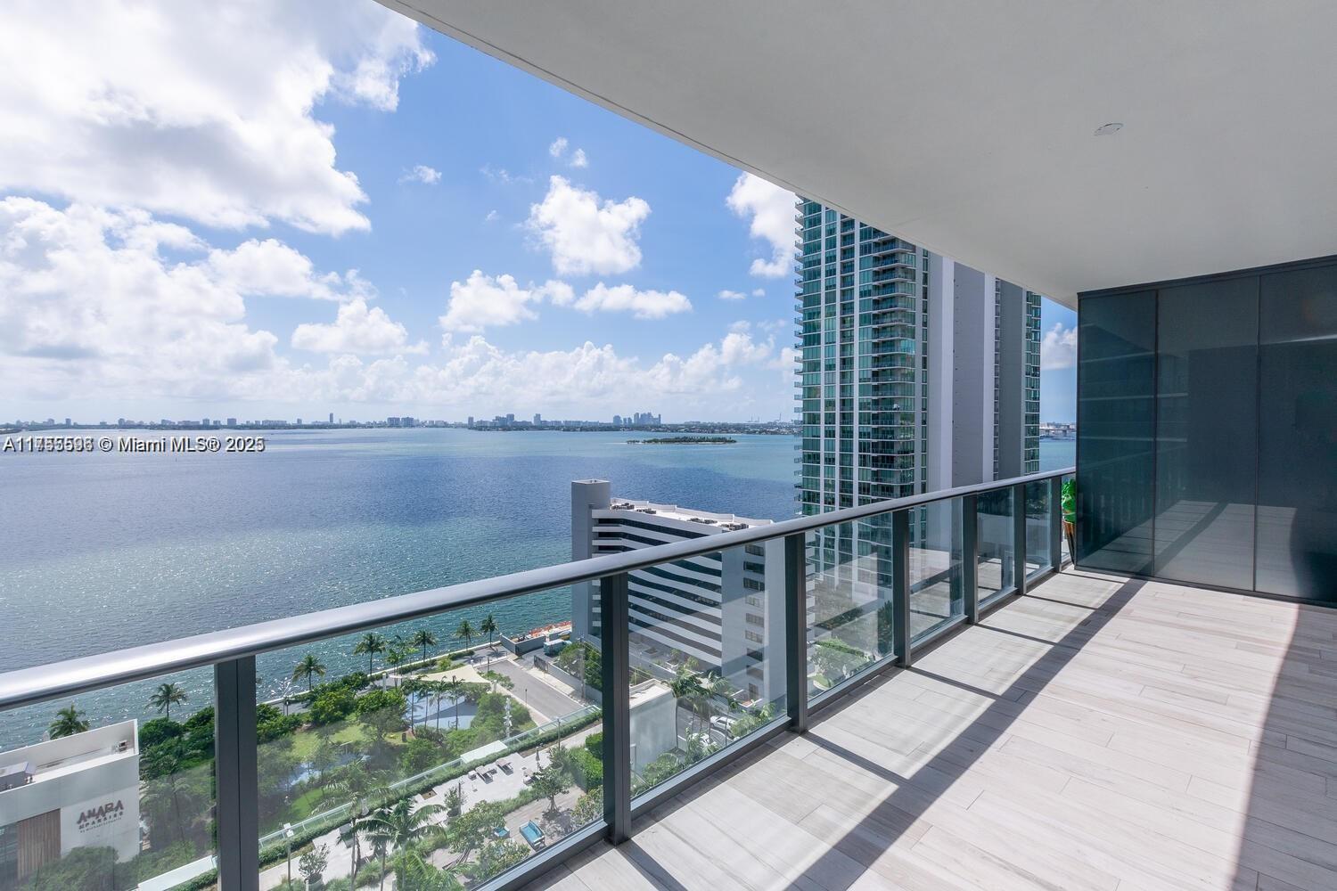 Condo for Sale in Miami, FL