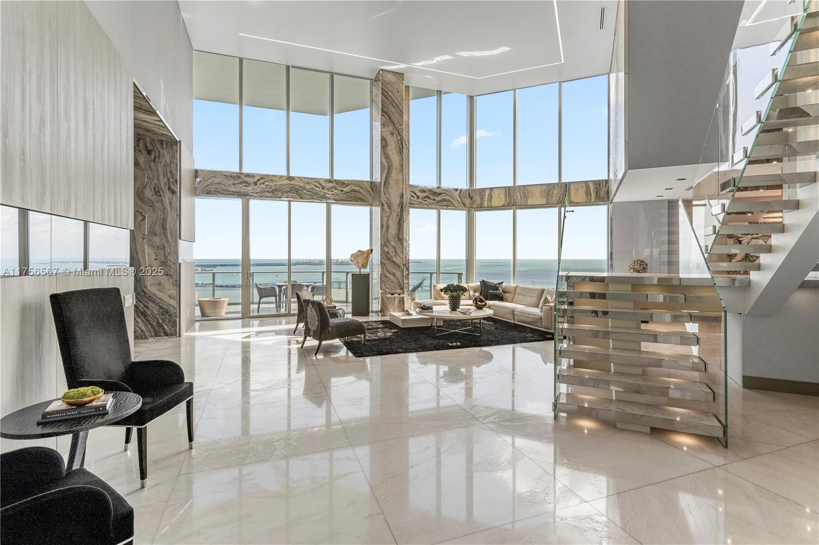 Apartamento à Venda em Miami, FL