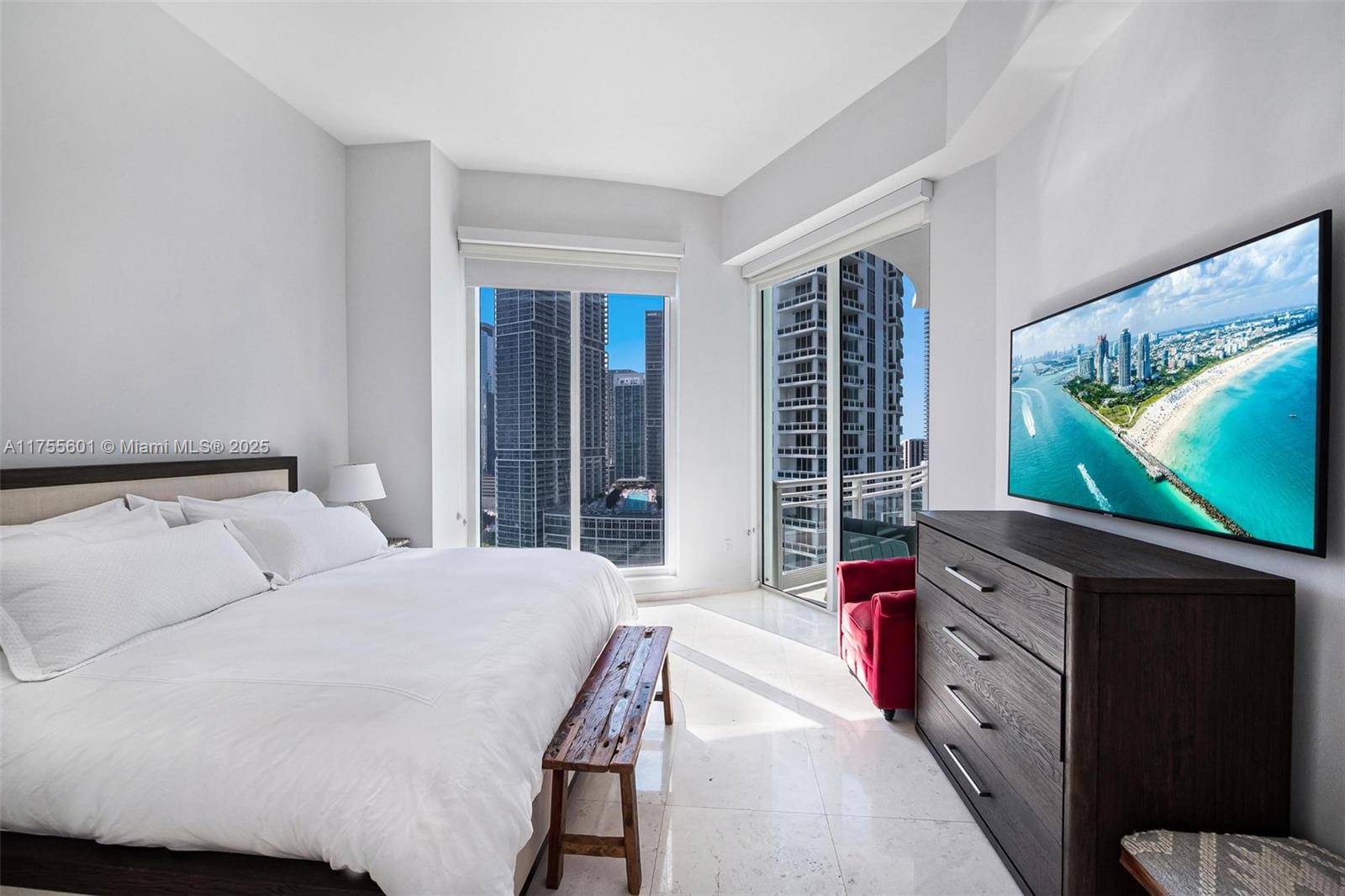900 Brickell Key Blvd #2105, Miami FL 33131