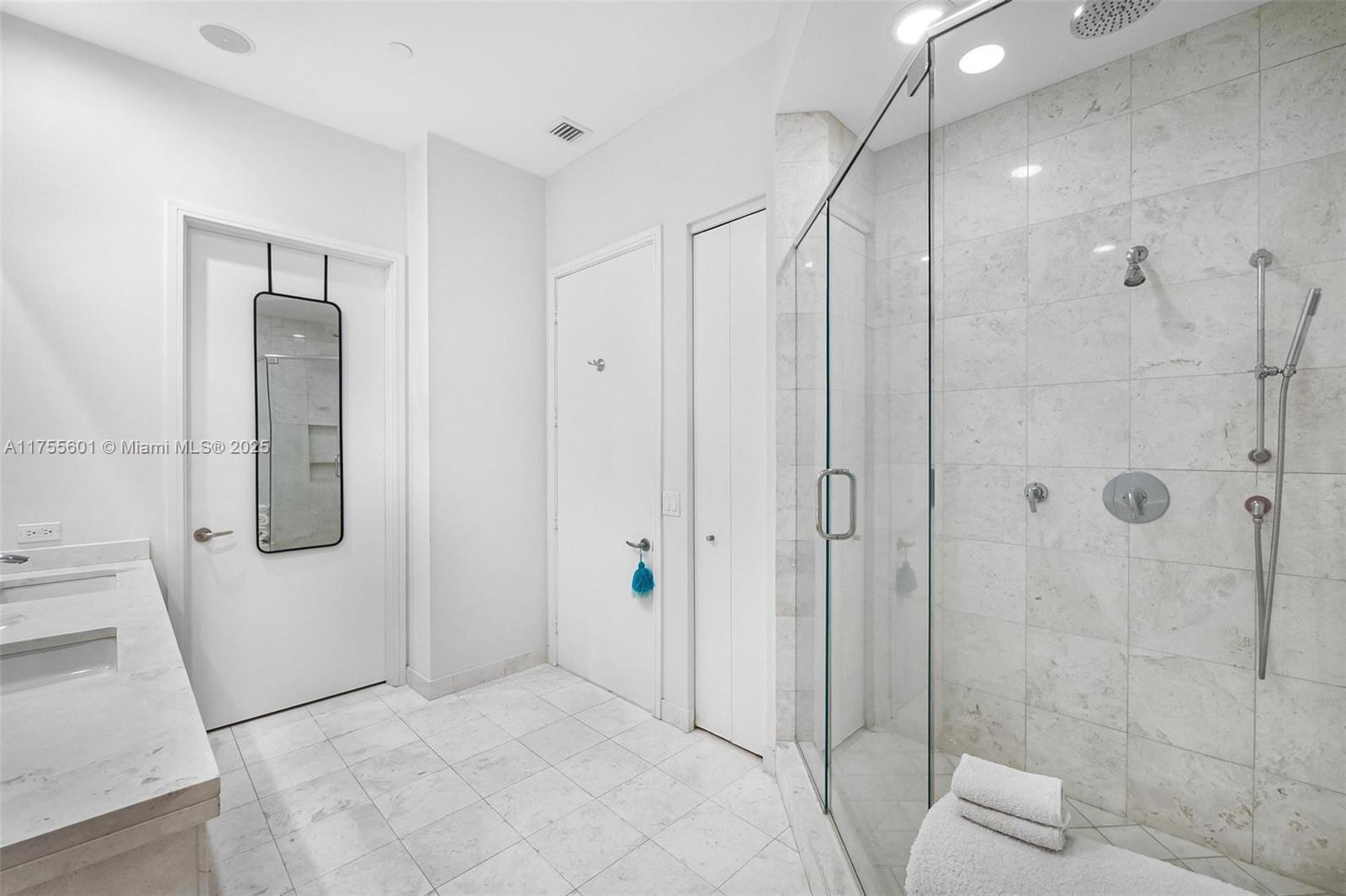 900 Brickell Key Blvd #2105, Miami FL 33131